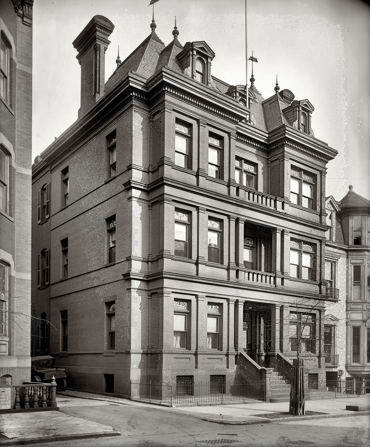 Washington circa 1920. "Mexican Embassy on Eye Street (moved)." A substantial looking edifice with a bit of a mold problem. View full size. National Photo Co.