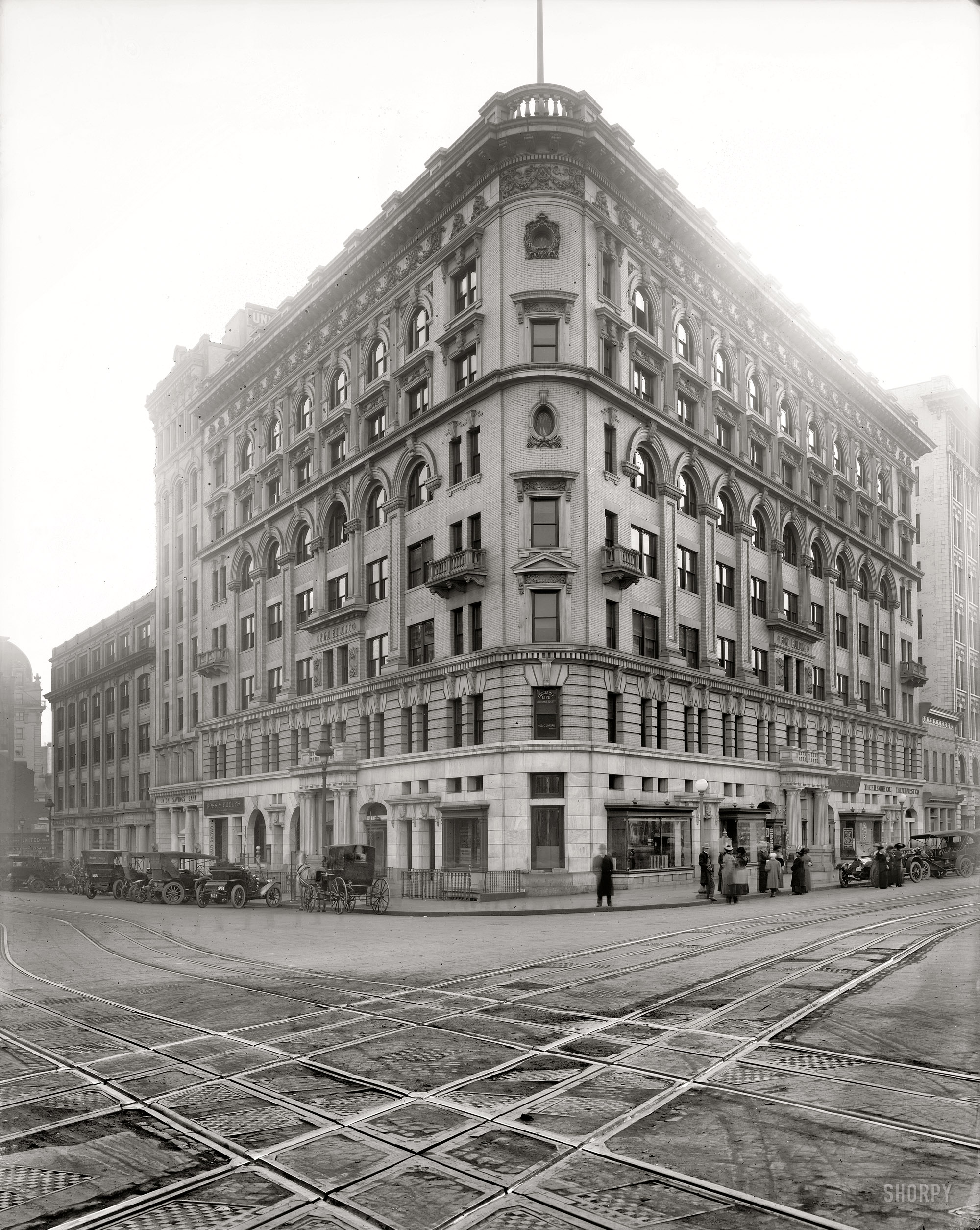 Washington, D.C., circa 1915. "Bond Building, Washington Herald." Watch out for the ectoplasmic pedestrians. National Photo Co. glass negative. View full size.