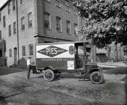 Washington again, circa 1920. "Holmes Bakery truck. Ford Motor Co." A sight sadly missing from the streets of our nation's capital lo these many years: big trucks delivering fresh blackberry pie. View full pies. National Photo Company.