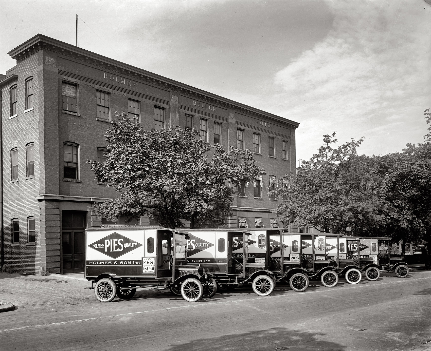 "Ford Motor Co., Holmes trucks." The Holmes Modern Bakery pie delivery fleet circa 1920 in Washington, D.C. View full size. National Photo Company.