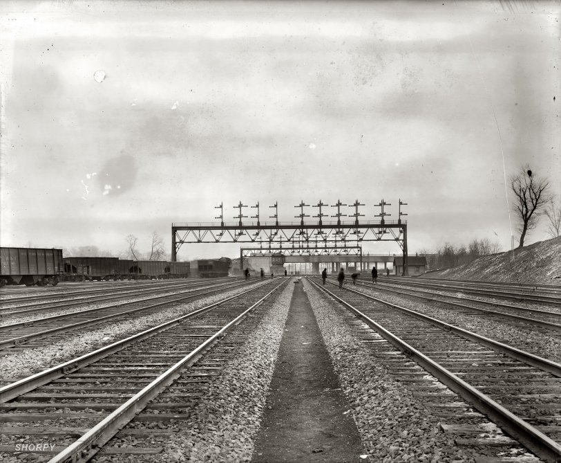 Washington, D.C., circa 1920. "Union Station, tracks in rear." National Photo Company Collection glass negative, Library of Congress. View full size.
