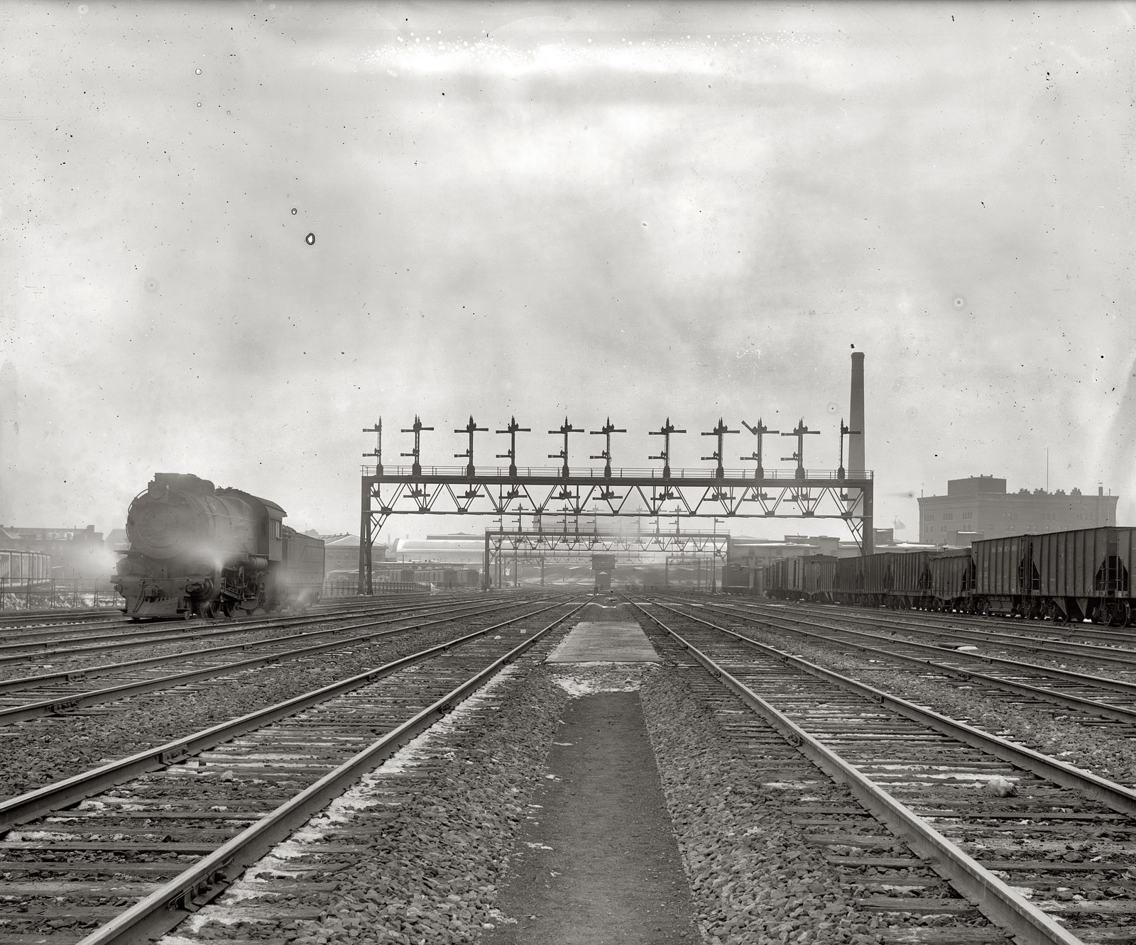 "Union Station tracks, Washington, circa 1920." National Photo Company Collection glass negative. View full size.
