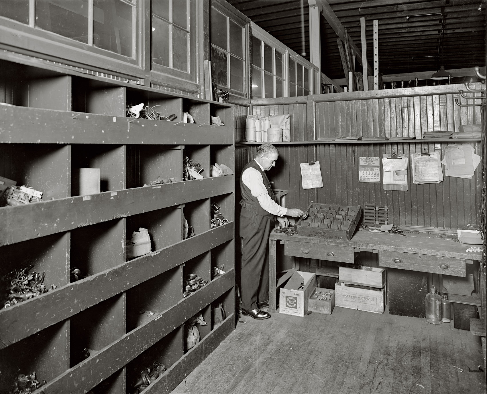 Another behind-the-scenes look at the workings of the Chesapeake & Potomac Telephone Company. The calendar is for December 1924. View full size.
