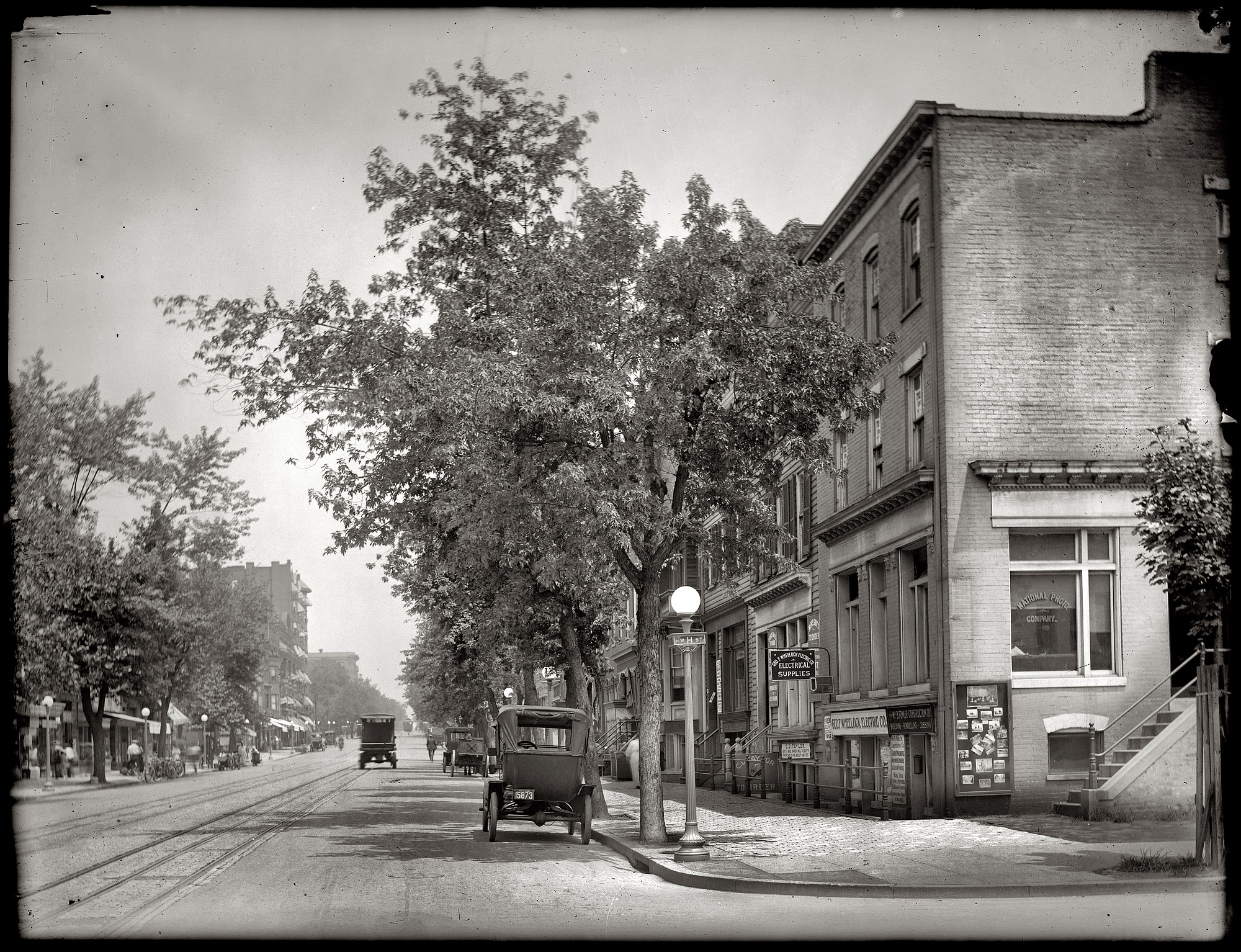 Washington, D.C., circa 1917. The National Photo Company office at 815 H Street N.W. View full size. National Photo Company Collection glass negative.