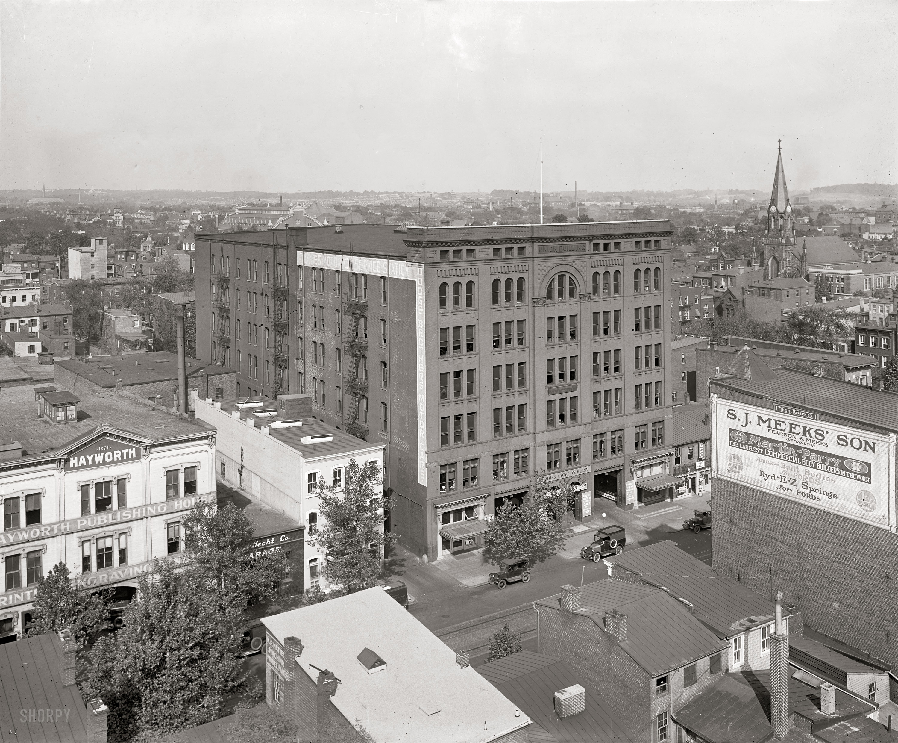 Washington circa 1924. "Union Garage." The Union Building on G Street, venue for the 1917 Auto Show. In July 1917 it was taken over by the Semmes Motor Company, offering 24-hour repair service as well as showrooms for Dodge and Hudson cars. National Photo Company glass negative. View full size.