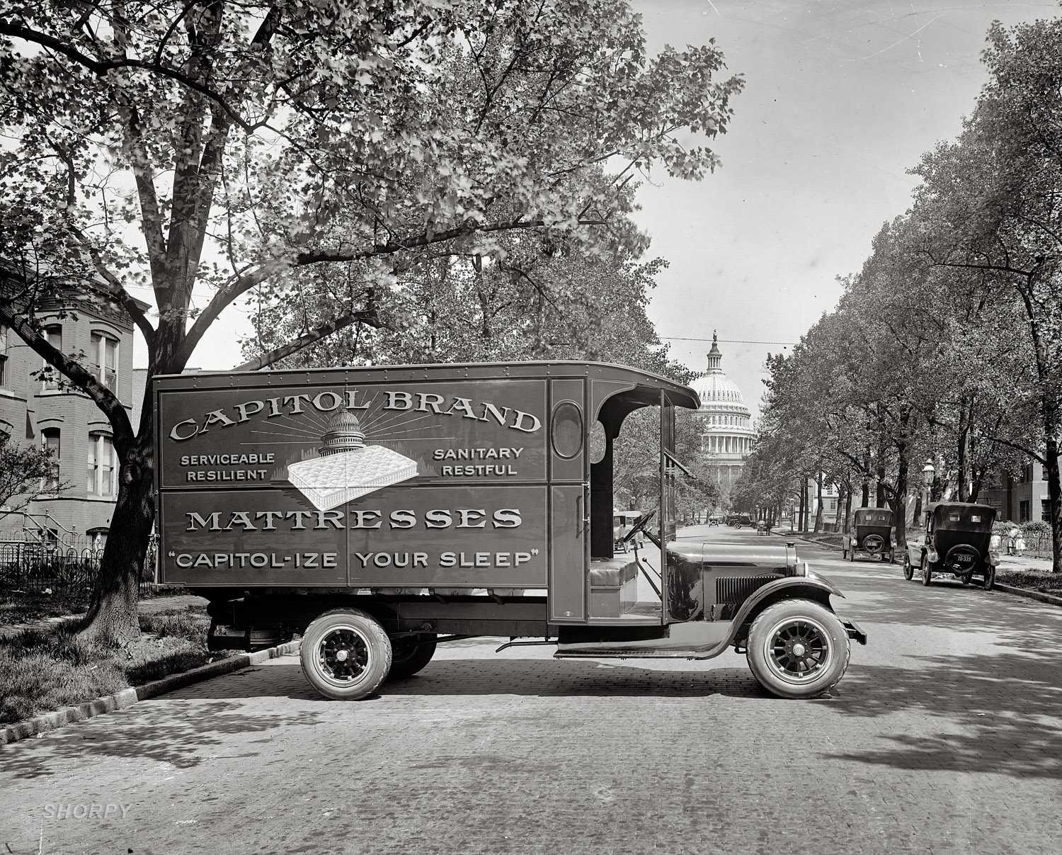 Washington, 1925. "Ford Motor Company. Capitol bedding truck." In a rare stab at whimsy or wit or whatever you want to call it, National Photo shot this Capitol Mattress truck in front of the actual Capitol. Tee hee! View full size.