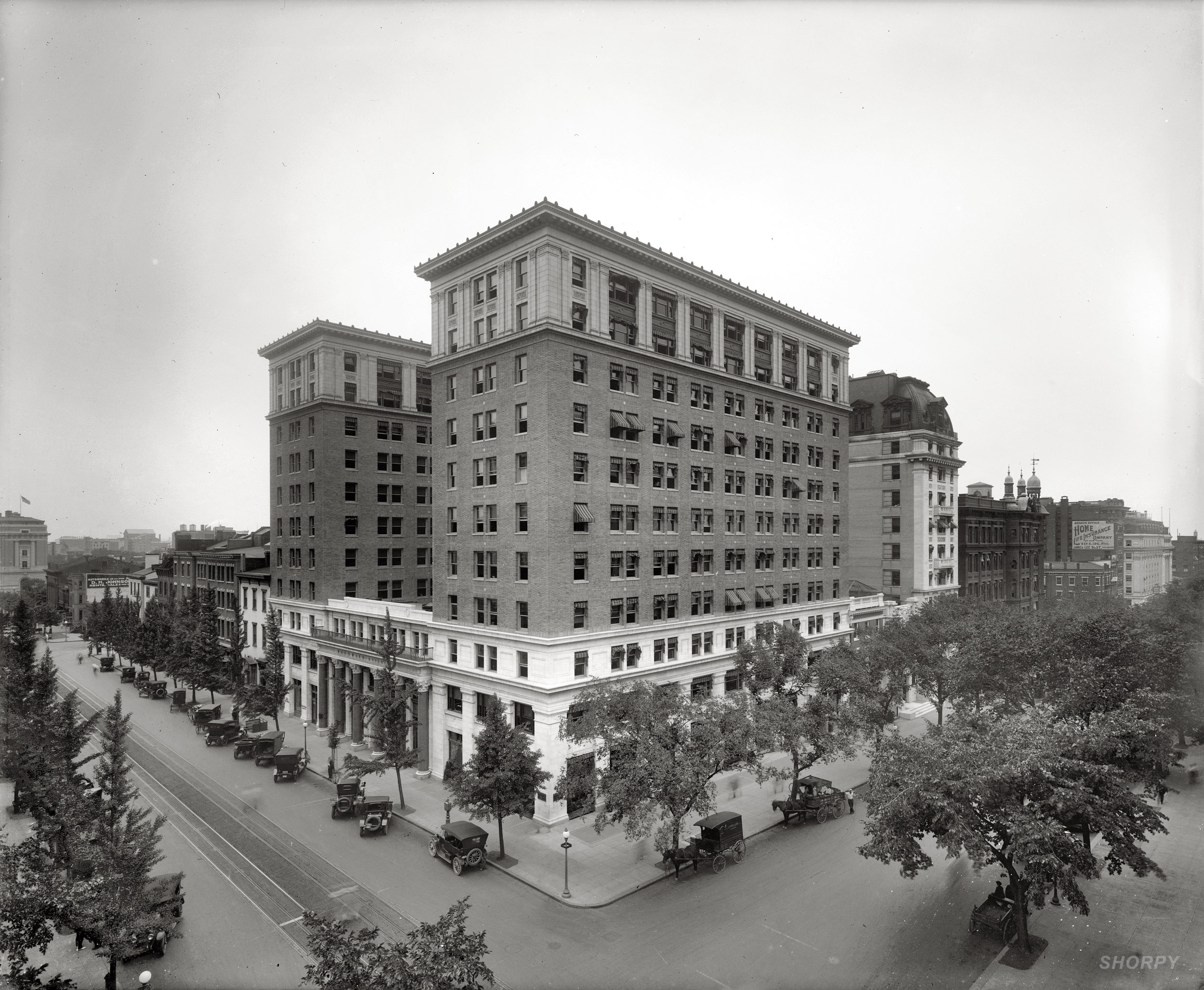 The Woodward Building in Washington circa 1923. The former office building, put up in 1911, became apartments in 2005. National Photo Co. View full size.