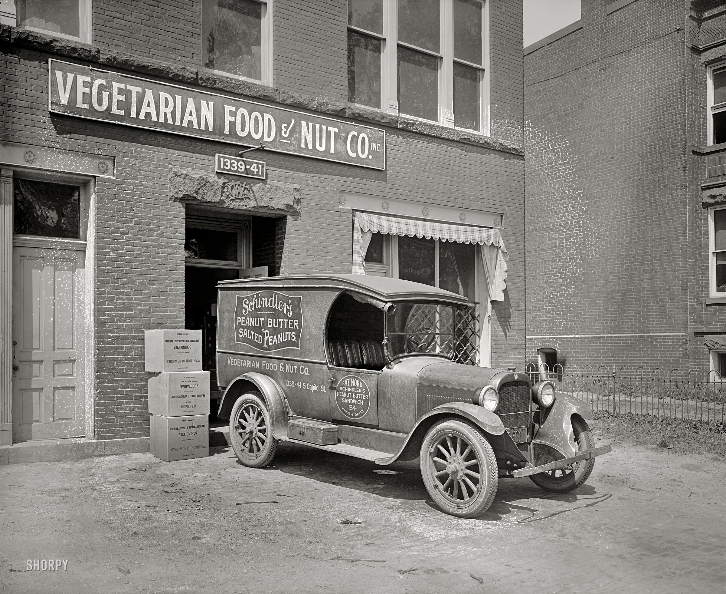 Washington, D.C., 1926. "Semmes Motor Co. -- Schindler's truck." From an interesting if moldy series of pictures showing Washington delivery trucks in their natural habitat of side streets and back alleys. Note the different varieties of "Wantmor" peanut butter sandwiches. National Photo Co. View full size.