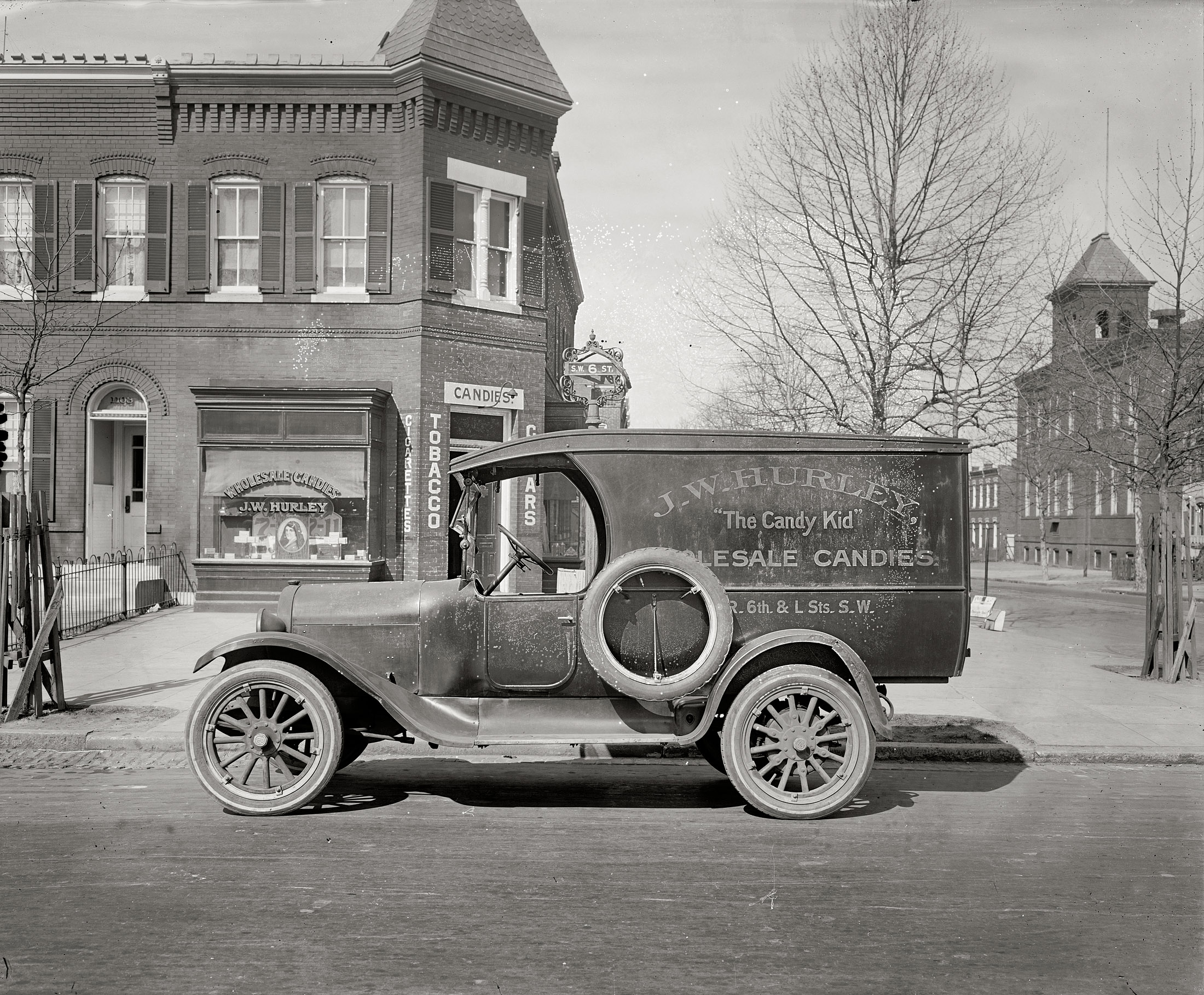 Washington, Sixth and L streets S.W., circa 1926. "Semmes Motor Co. J.W. Hurley truck." National Photo Co. Collection glass negative. View full size.