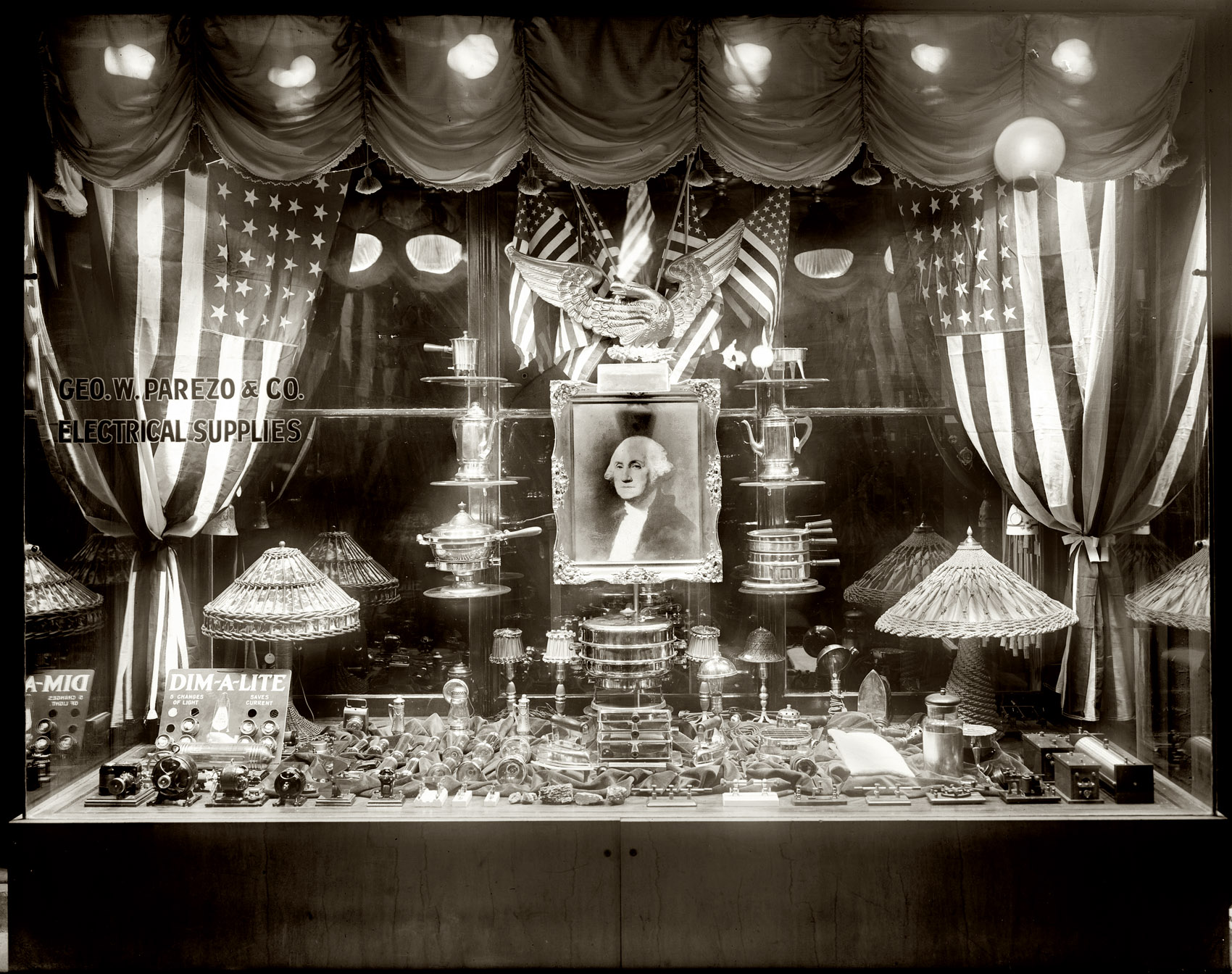 Washington, D.C., circa 1916. "George Parezo Electric Shop, 808 Ninth Street N.W." National Photo Company Collection glass negative. View full size.