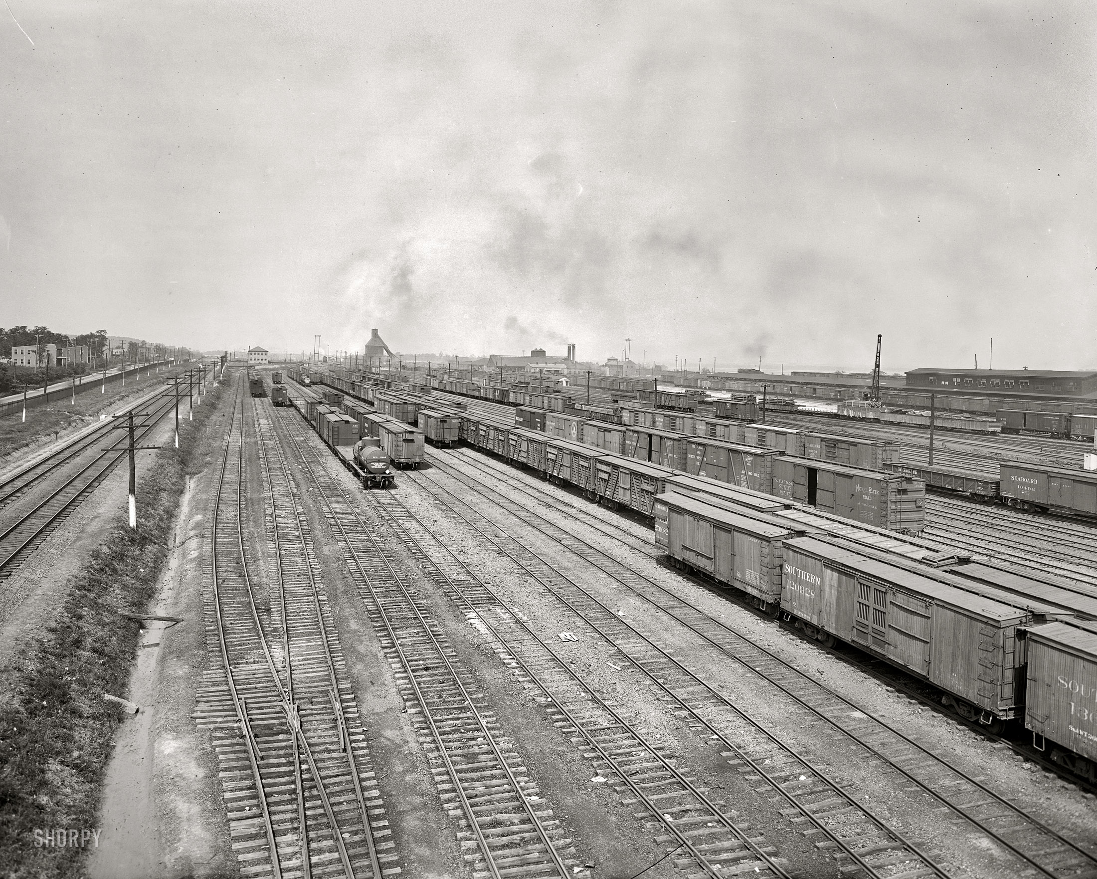 Circa 1925. "Potomac Yards, Alexandria." The railyard just outside Washington in Alexandria, Virginia. National Photo Company glass negative. View full size.