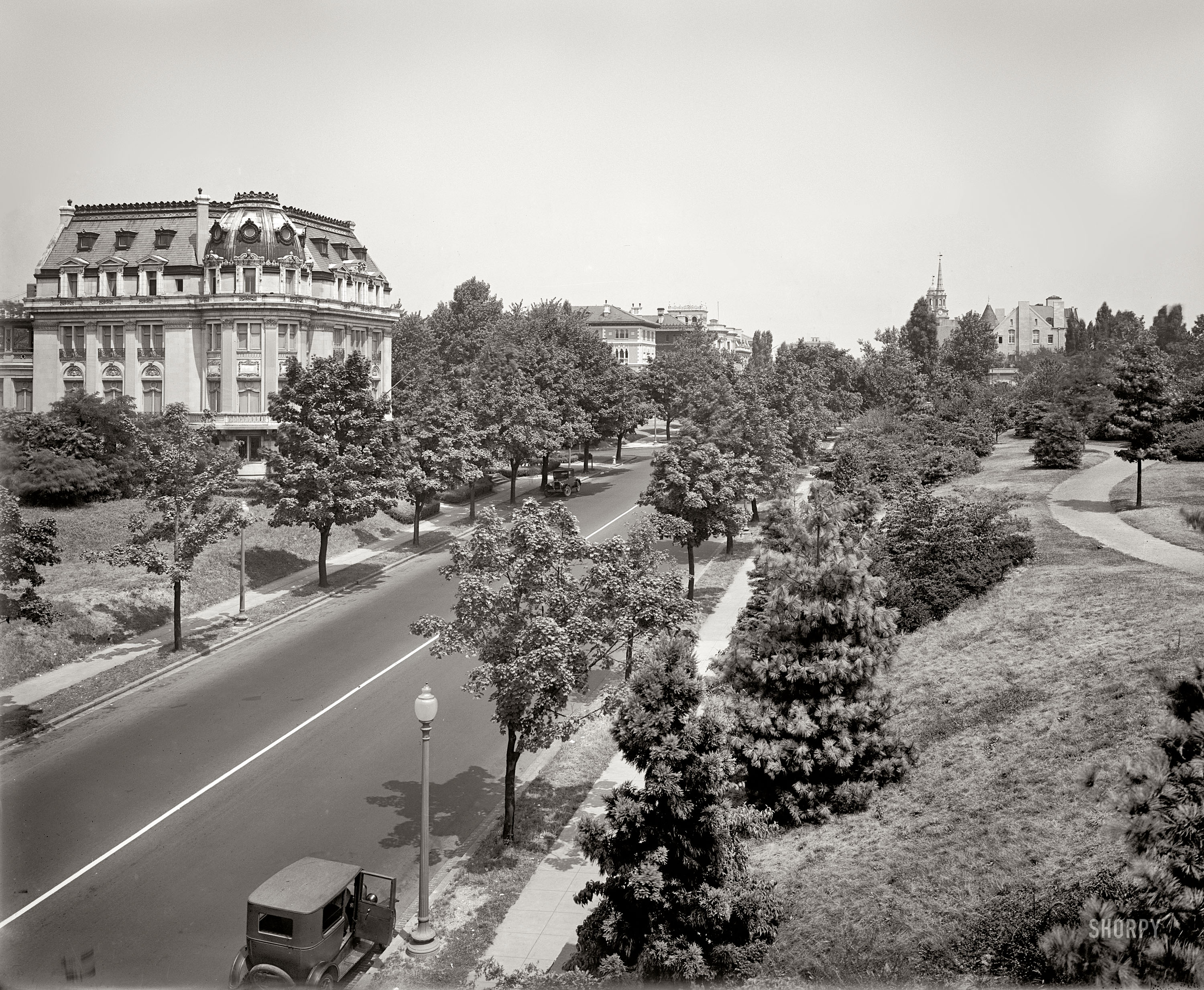 Washington, D.C., circa 1927. The last of three National Photo glass negatives labeled "Jordan & Co." The view is of the French Embassy across from Meridian Hill Park on Sixteenth Street. National Photo Co. Collection. View full size.