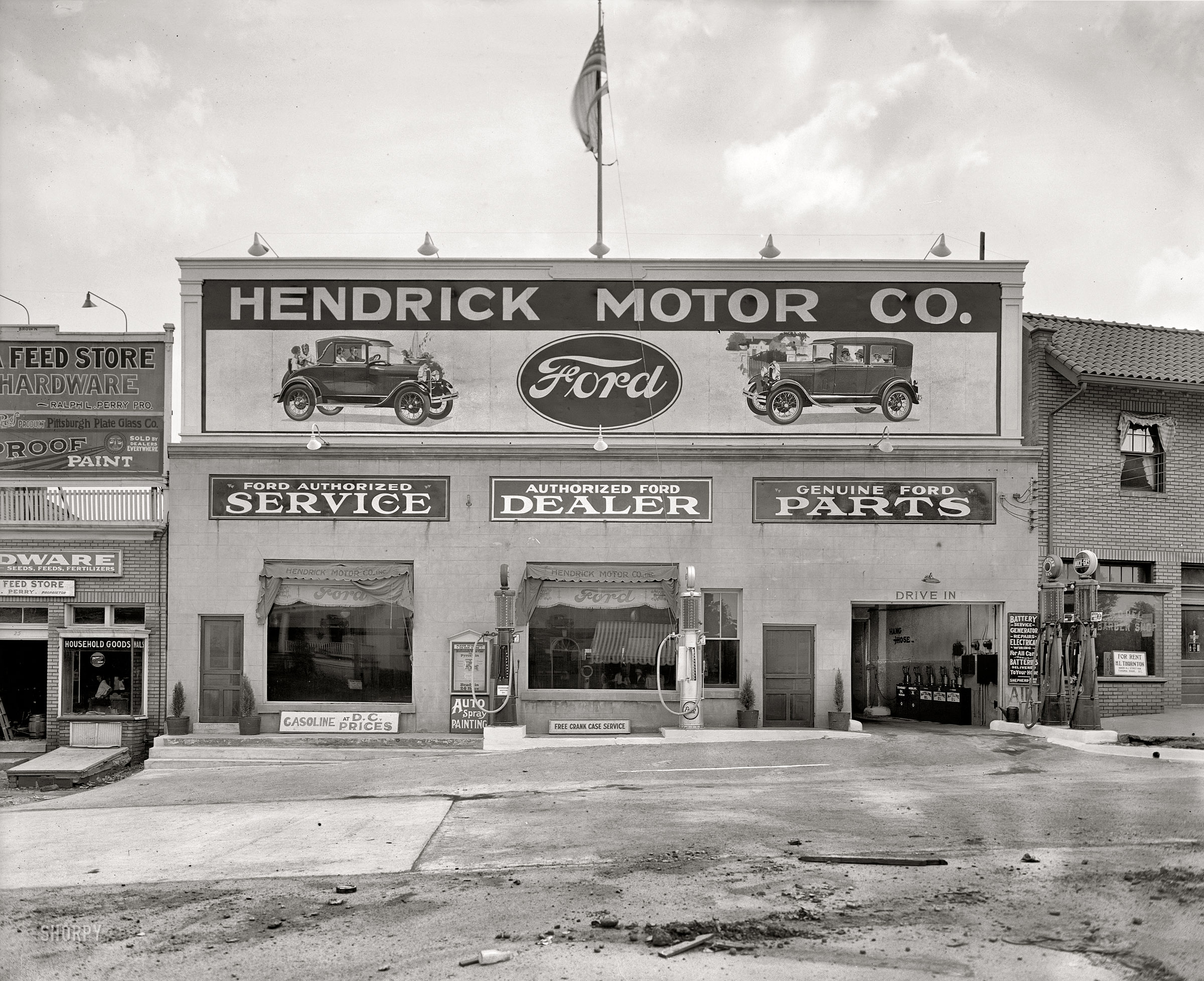 Takoma Park, Maryland, circa 1928. "Hendrick Motor Co., Carroll Avenue." National Photo Company Collection glass negative. View full size.