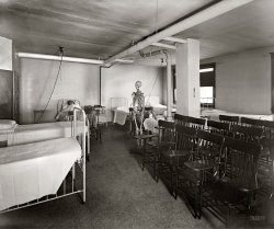 Takoma Park, Maryland, circa 1928. "Washington Sanitarium classroom." National Photo Company Collection glass negative. View full size.