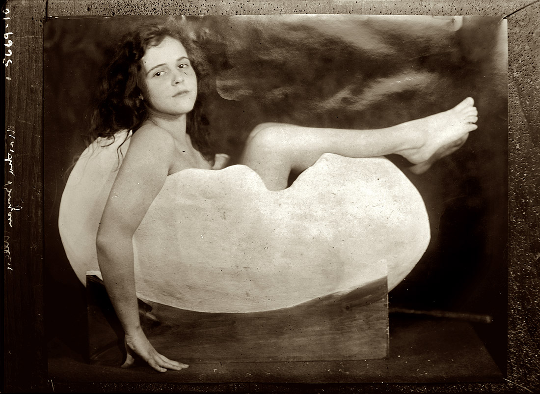 The stage actress Martha-Bryan Allen (whose sister Elizabeth Allen was mother of "Bewitched" star Elizabeth Montgomery), circa 1920. Bain News Service photo. View full size.