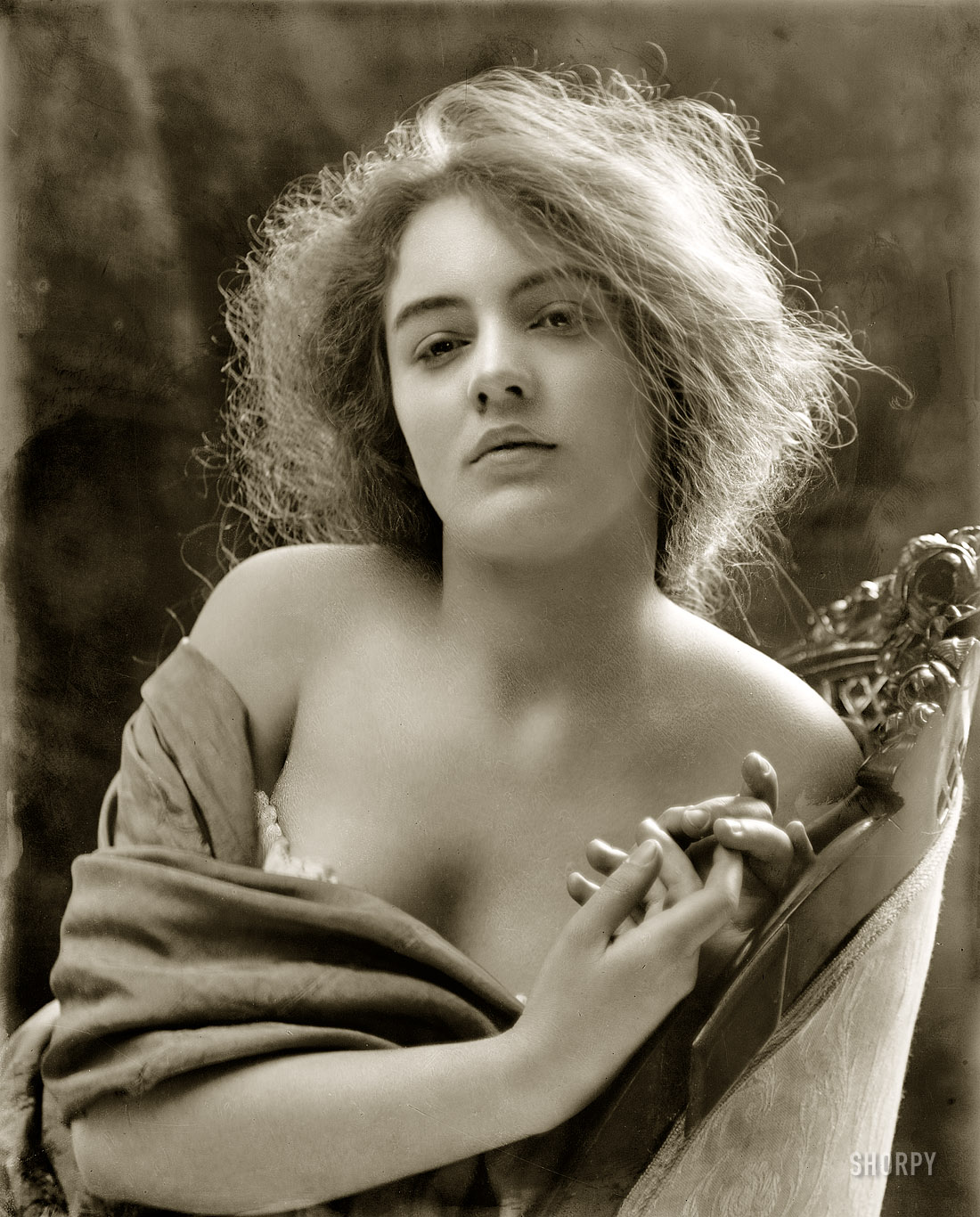 Circa 1900. "Thisbe." Who was quite the Babylonian. View full size.