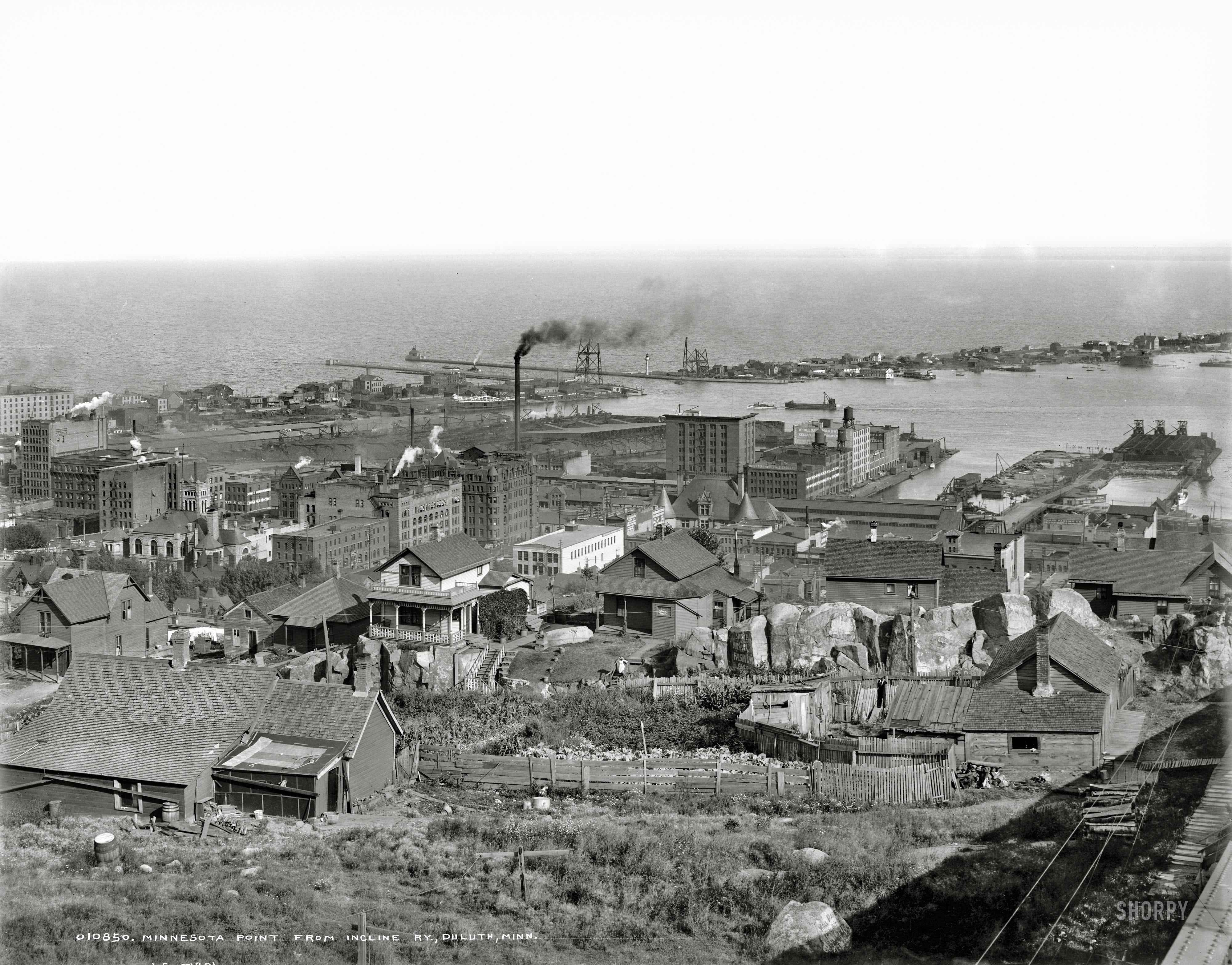 Duluth circa 1905. "Minnesota Point from incline railway." Another piece of the Zenith City  panorama. Detroit Publishing Co. glass negative. View full size.