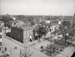 Savannah, Georgia, circa 1905. Detroit Publishing glass negative. View full size.