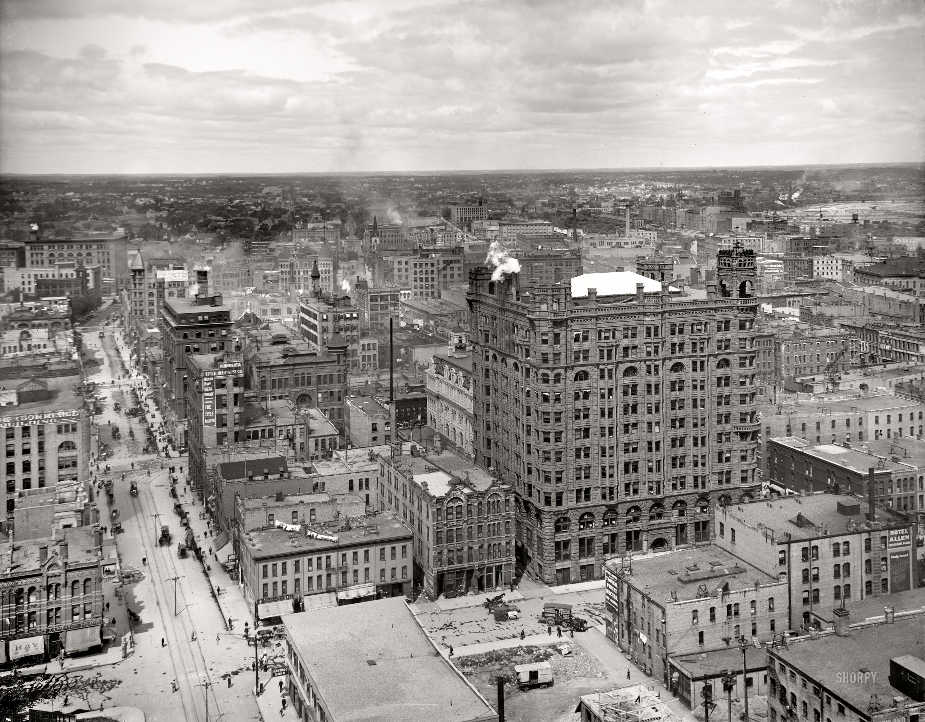 Circa 1905. "Minneapolis, Minnesota." Detroit Publishing Co. View full size.