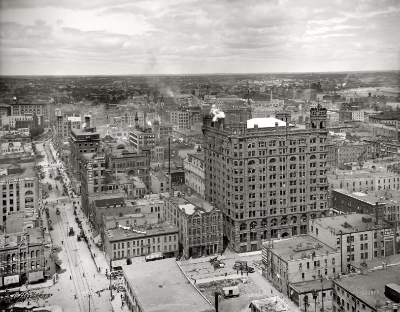 Minneapolis: 1905