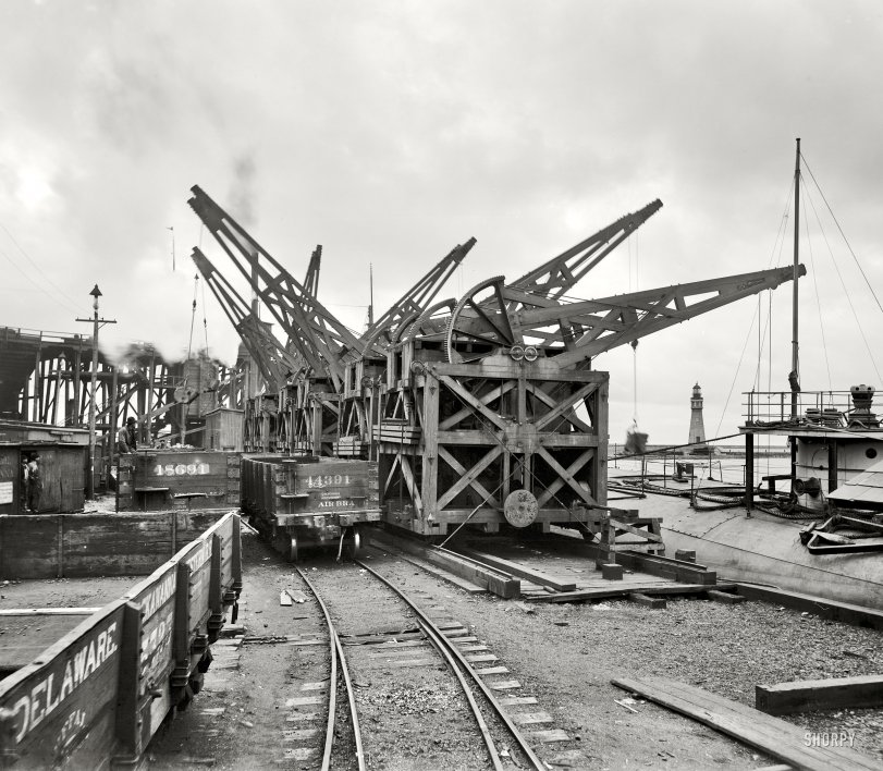 Buffalo, New York, circa 1901. "Unloading ore from whaleback carrier." 8x10 inch dry plate glass negative, Detroit Publishing Company. View full size.
