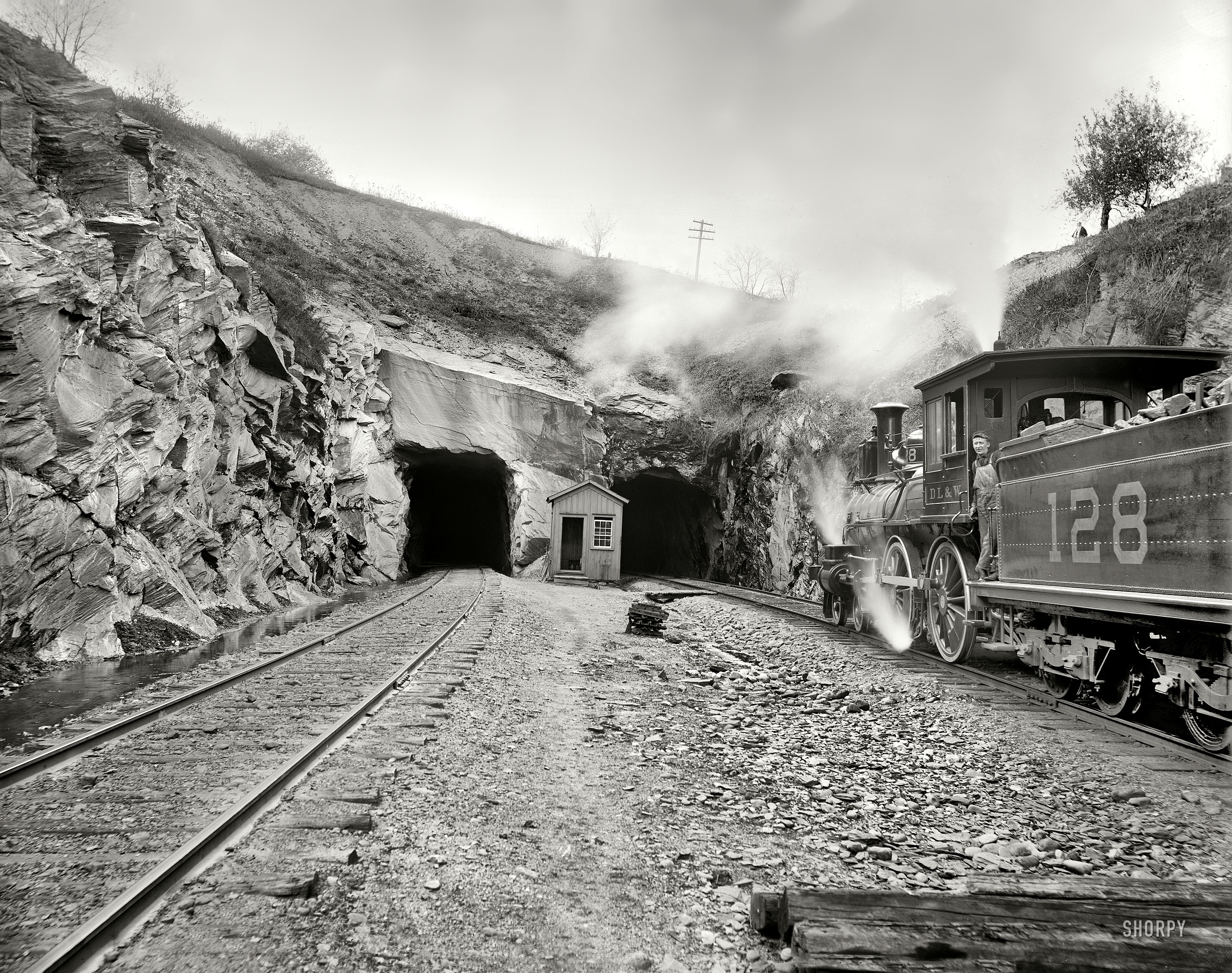 Warren County, New Jersey, circa 1900. "Manunka Chunk, east end of tunnel." 8x10 inch dry plate glass negative, Detroit Publishing Company. View full size.