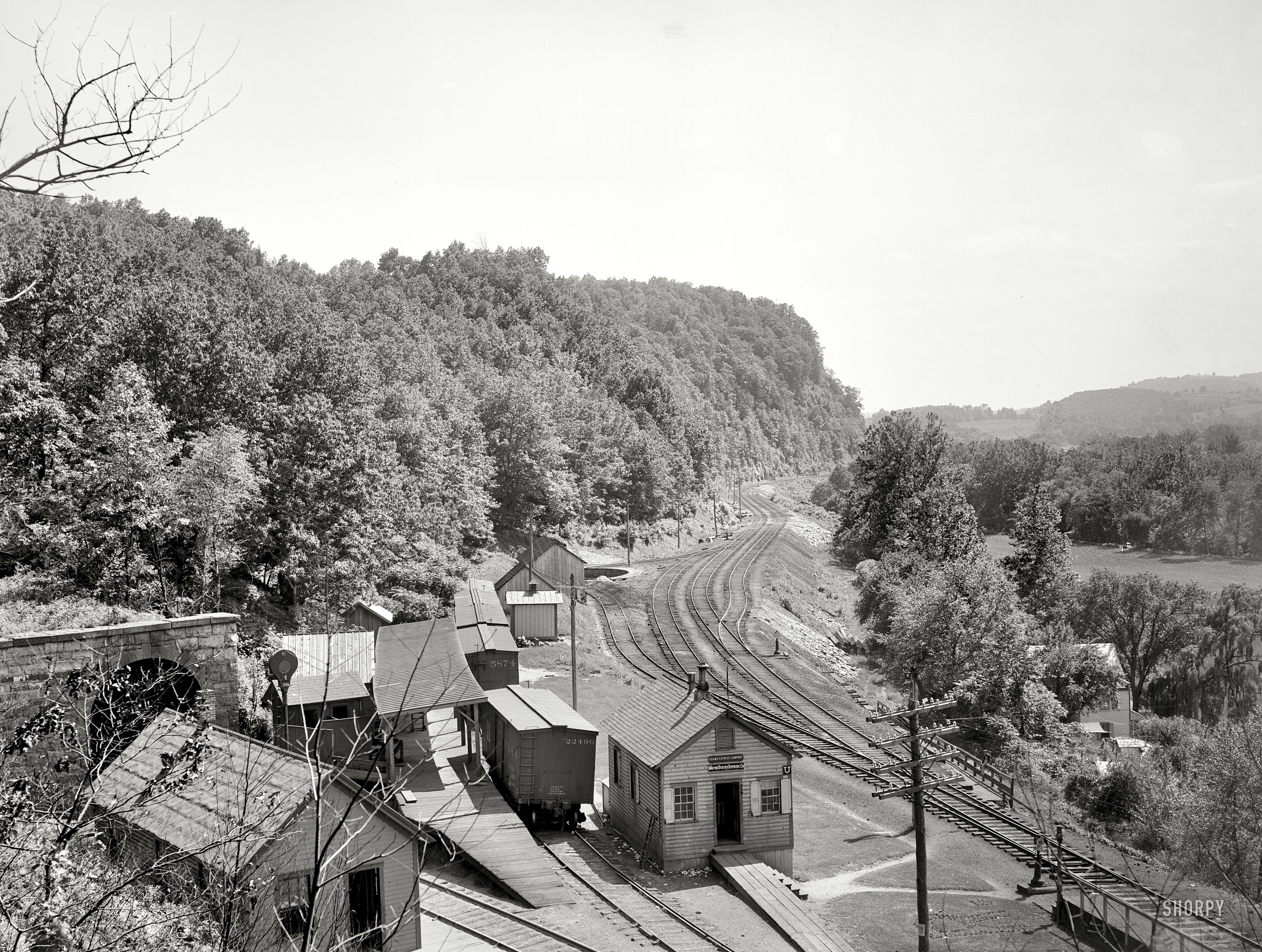 New Jersey circa 1900. "West end of tunnel, Manunka Chunk." 8x10 inch dry plate glass negative, Detroit Publishing Company. View full size.