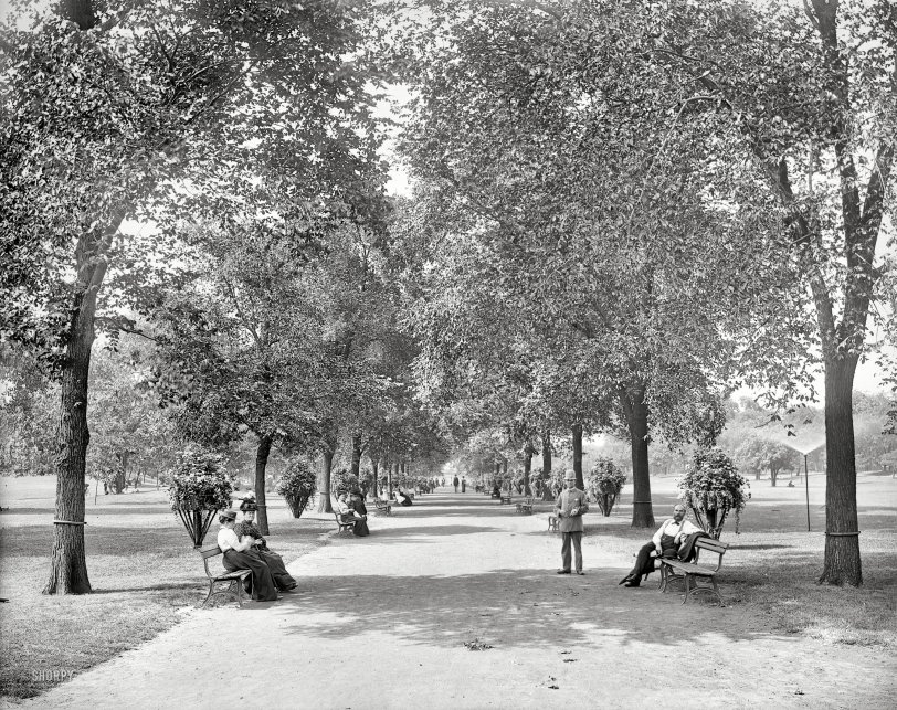 A Walk in the Park: 1900