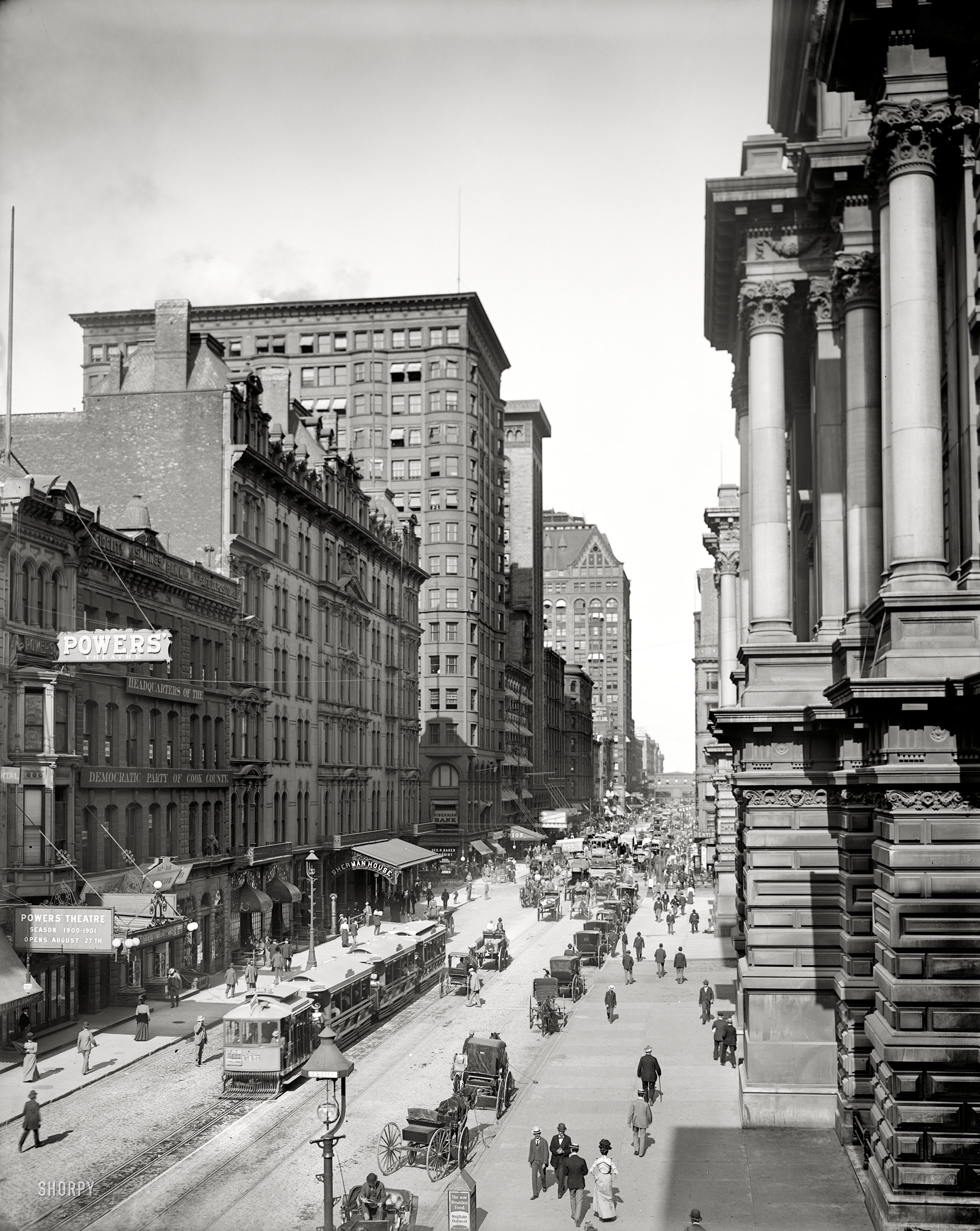 September 1, 1900. "Randolph Street east from LaSalle, Chicago." 8x10 glass negative, Detroit Publishing Company. View full size.