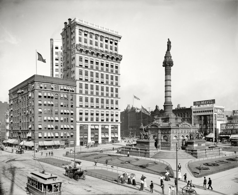 Public Square: 1900
