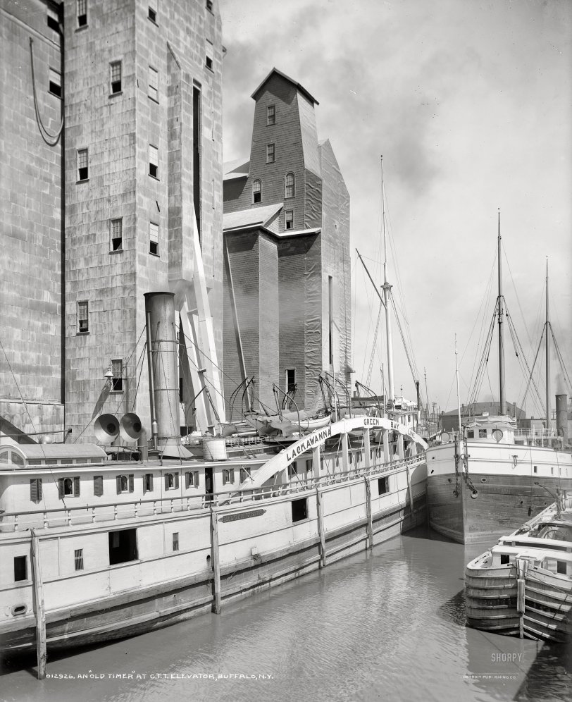 Buffalo, N.Y., circa 1900. "An old-timer at C.T.T. elevator." The Badger State at the Connecting Terminal grain elevator -- whose loading "leg" was a huge structure on wheels -- on the City Ship Canal, next to the Marine Elevator. View full size.
