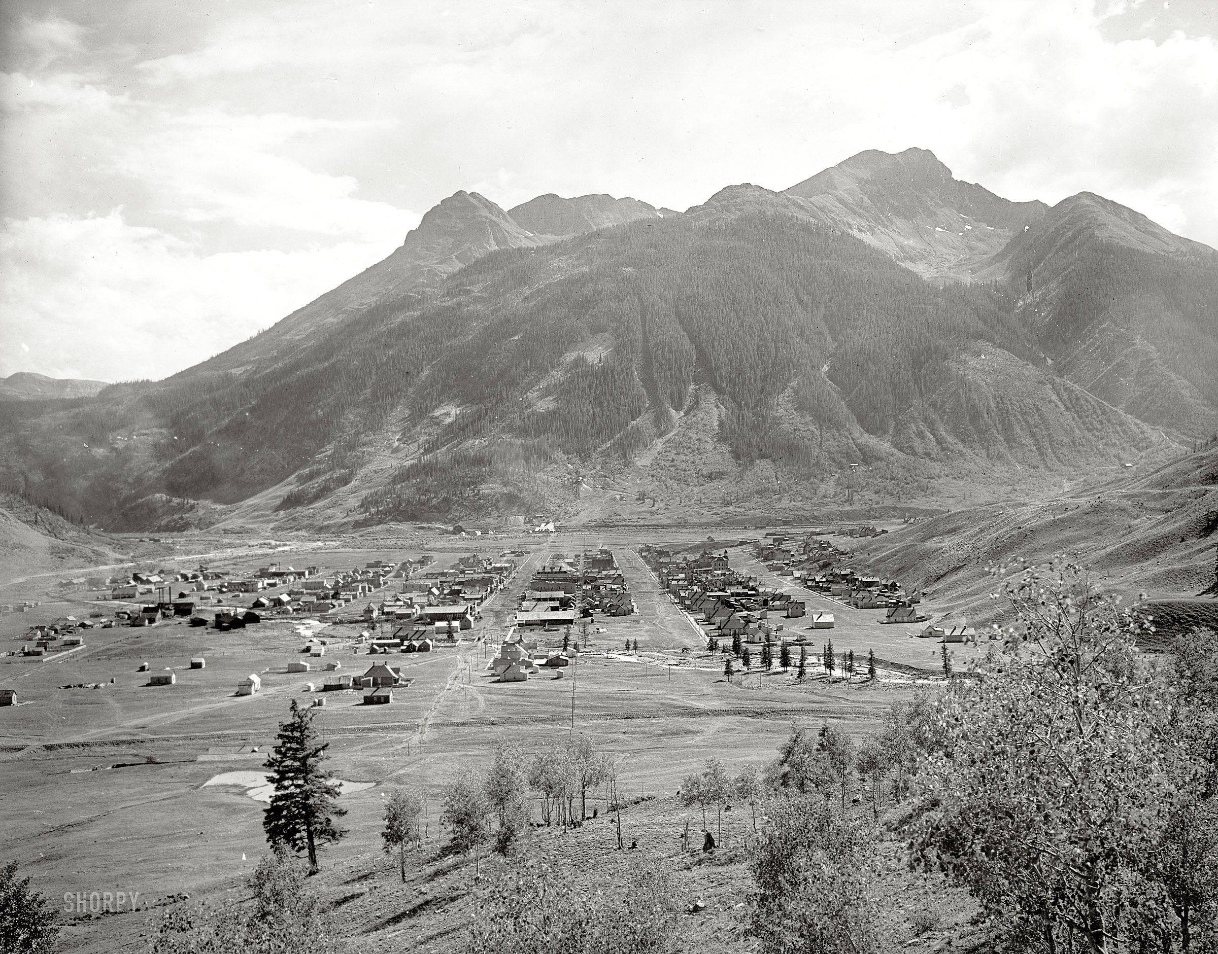 Silverton, Colorado, circa 1901 as photographed by William Henry Jackson. 8x10 inch dry plate glass negative, Detroit Publishing Company. View full size.