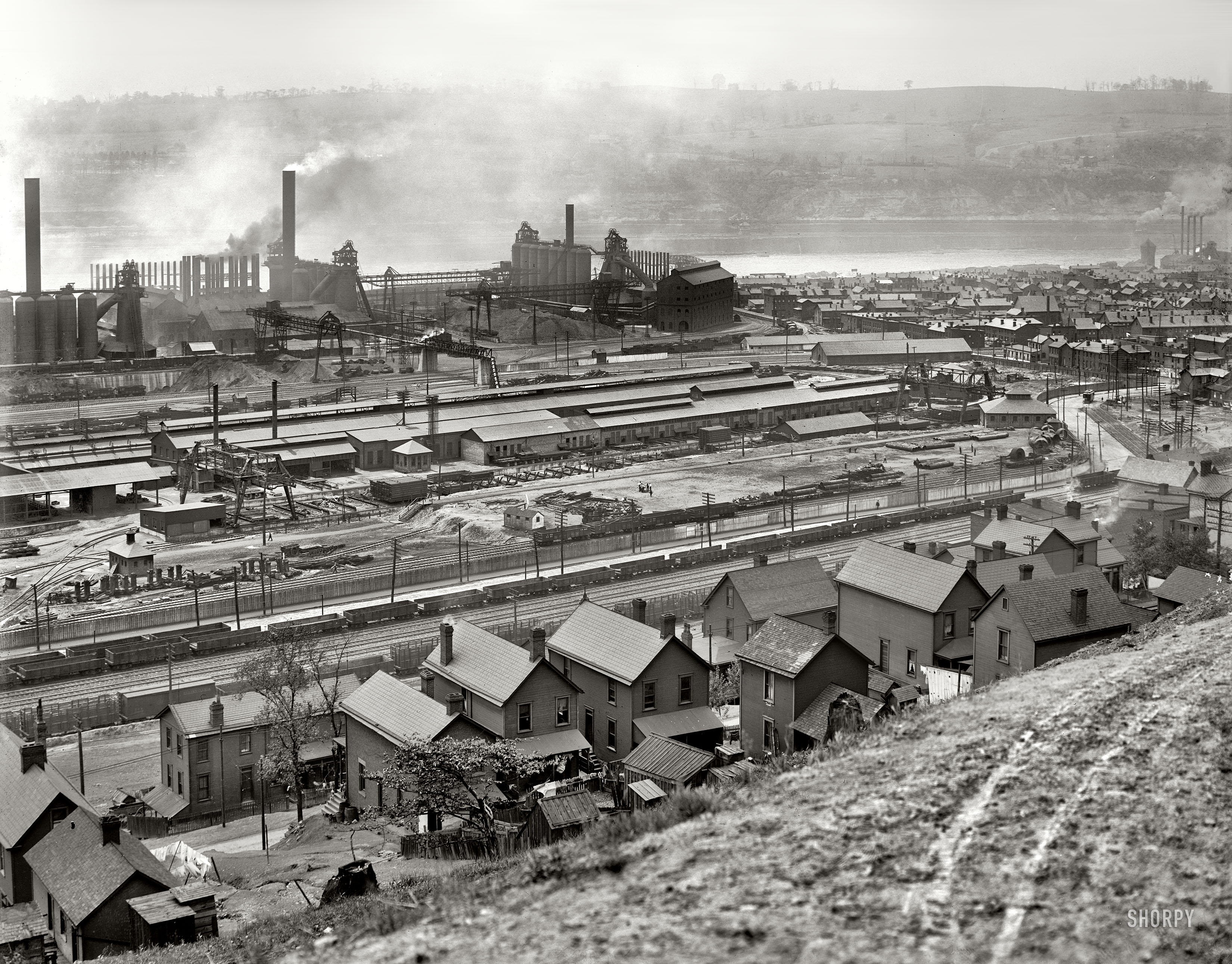 Braddock, Pennsylvania, circa 1908. "Edgar Thomson Works, Carnegie Steel Co." Part of a ginormous seven-section panorama of smoke-belching, throbbing industry. 8x10 dry plate glass negative, Detroit Publishing Co. View full size.
