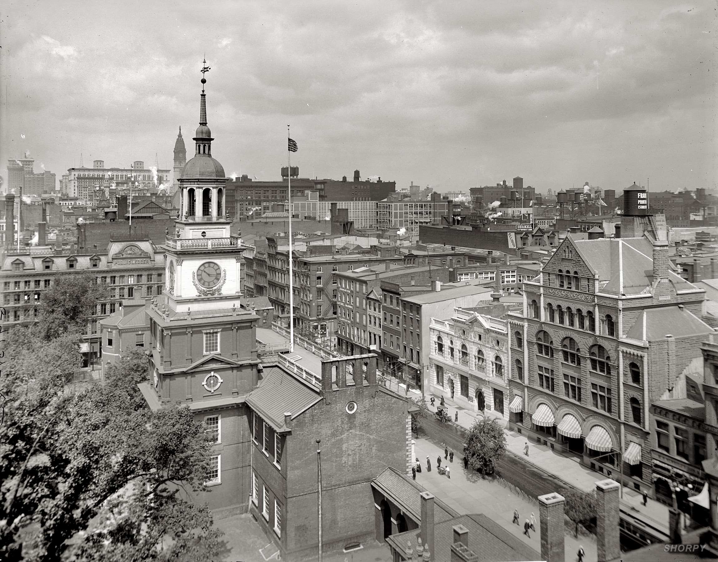 "Independence Hall at Independence Square, Philadelphia, c. 1910-1915." 8x10 glass negative, Detroit Publishing Company, Library of Congress. View full size.