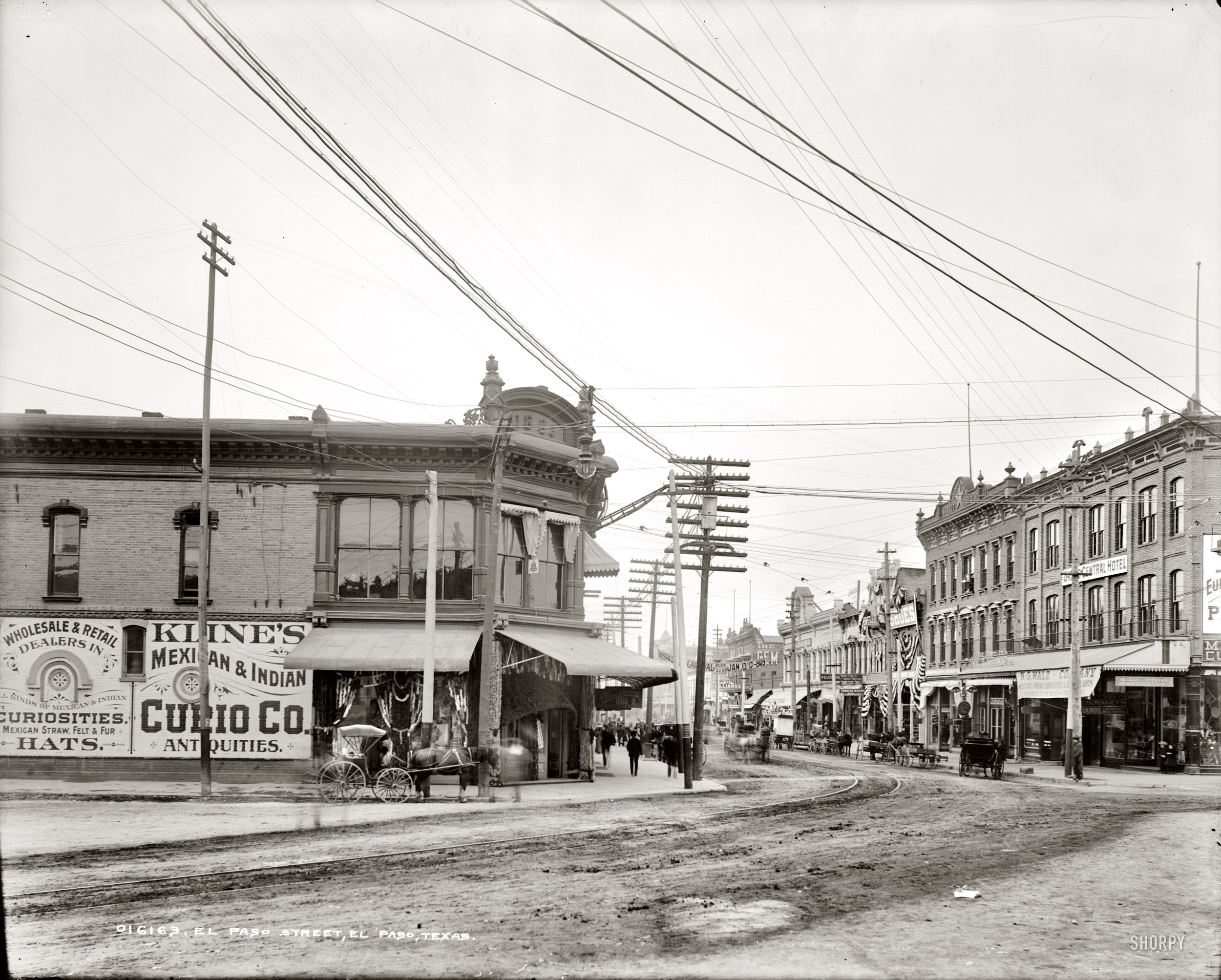 "El Paso, Texas. 1903." Detroit Publishing Co. glass negative. View full size.