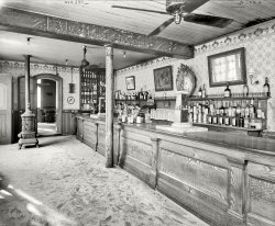 New Orleans circa 1906. "Old Absinthe House -- the bar." No obvious patrons except for a number of barflies. Detroit Publishing glass negative. View full size.