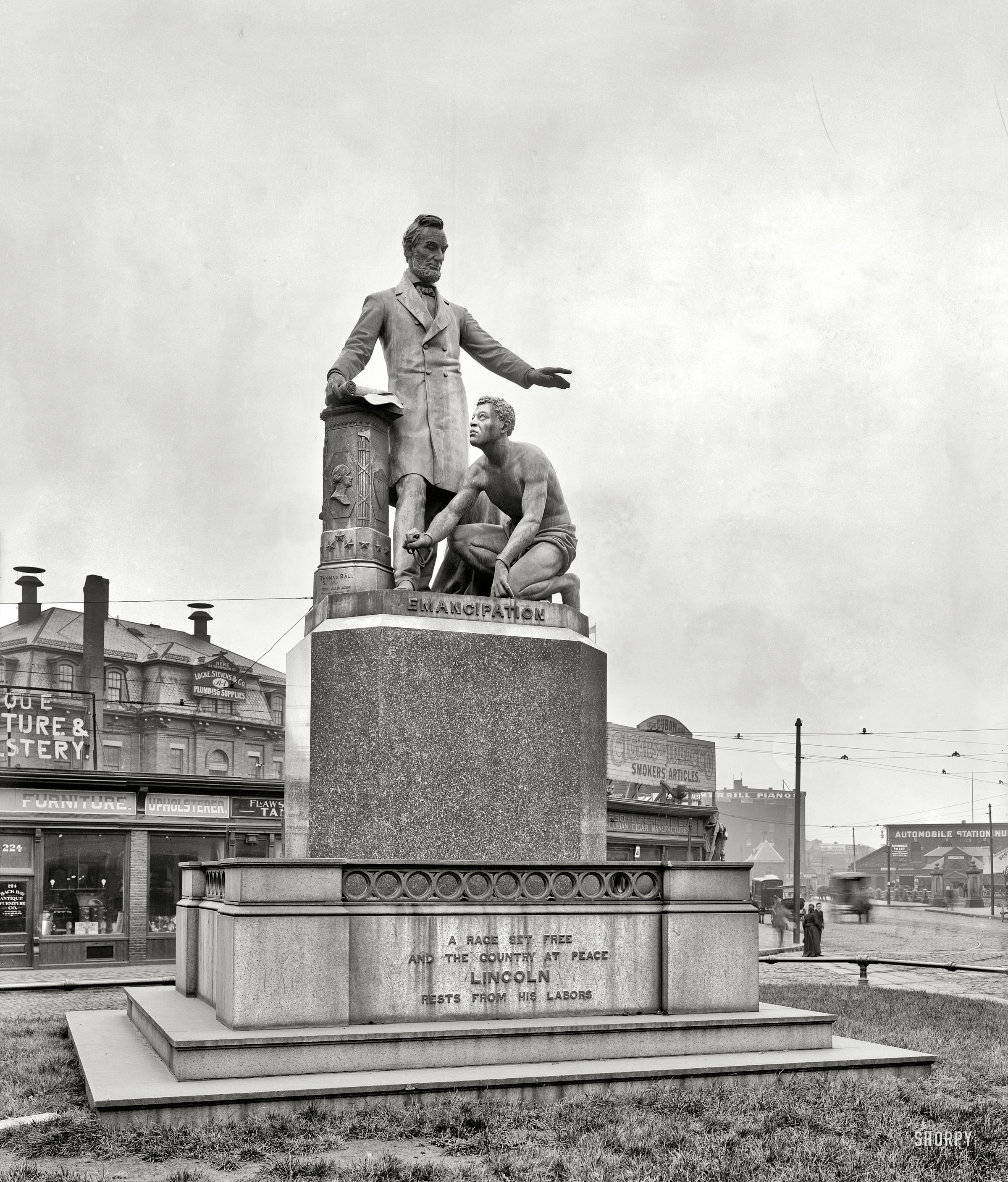 Boston circa 1906. "Lincoln statue, Park Square." An interesting juxtaposition of Emancipation and Plumbing Supplies. 8x10 glass negative. View full size.
