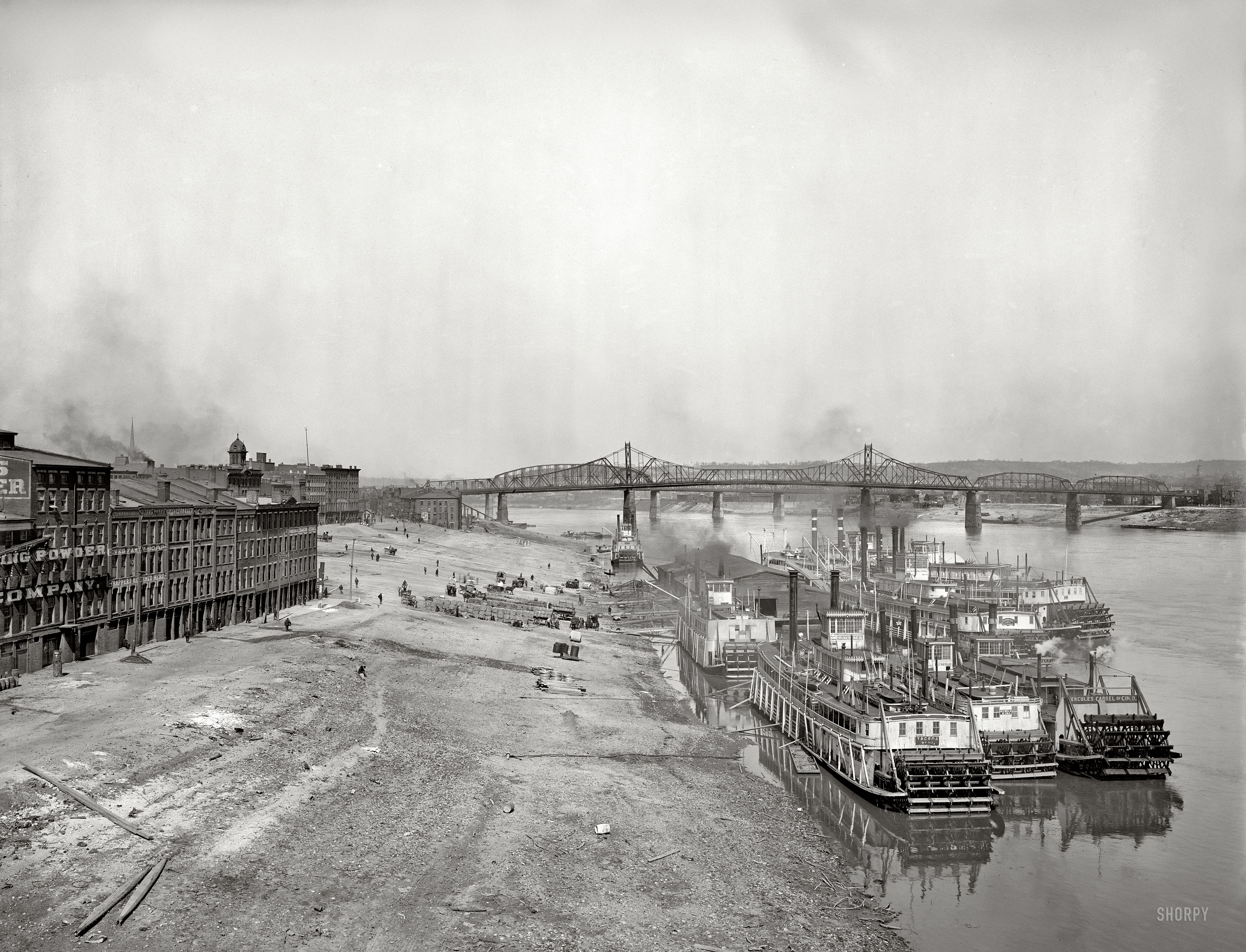 The Ohio River circa 1904. "Along the levee, Cincinnati." 8x10 inch dry plate glass negative, Detroit Publishing Company. View full size.