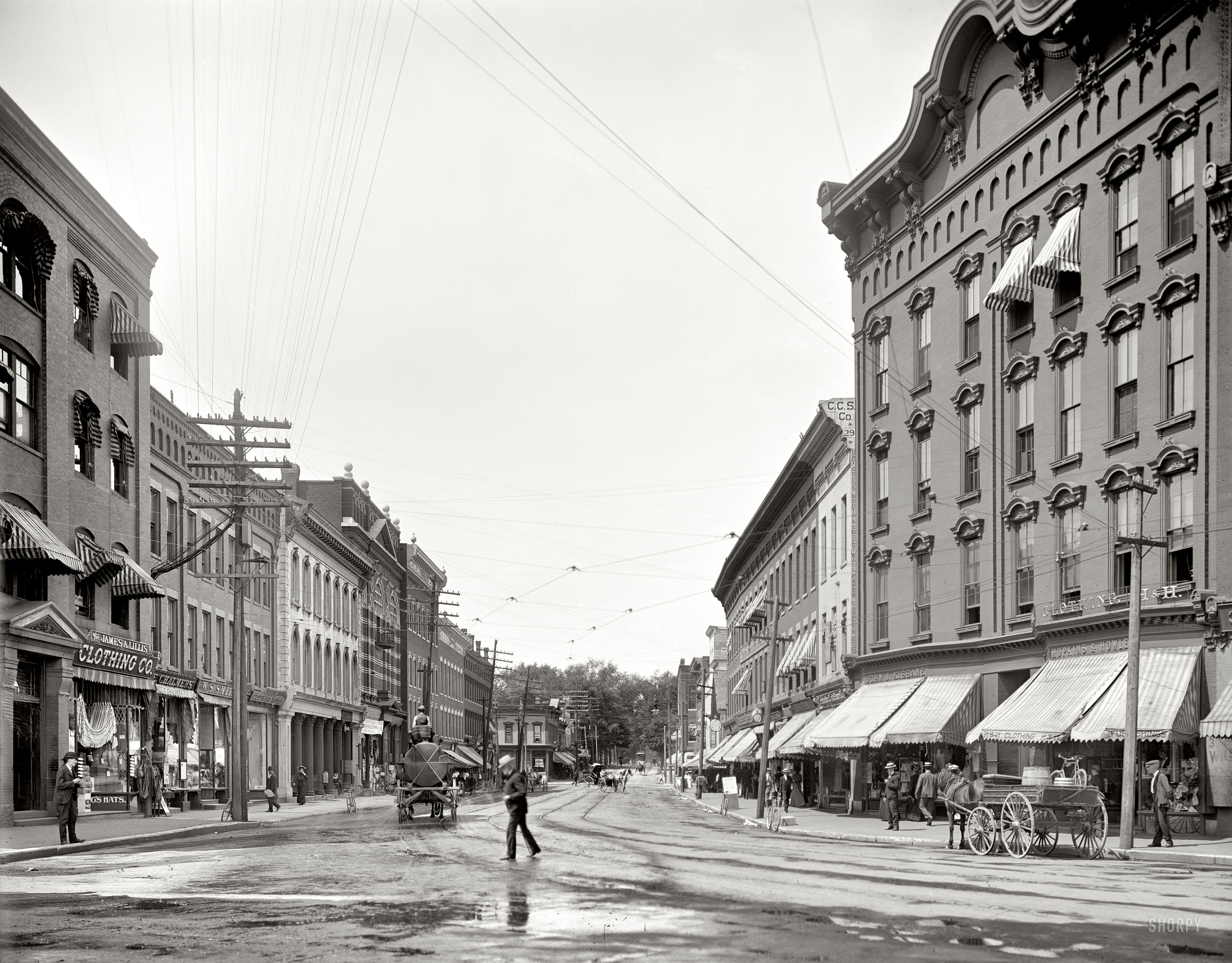 Rutland, Vermont circa 1904. "Merchants' Row." 8x10 inch dry plate glass negative, Detroit Publishing Company. View full size.