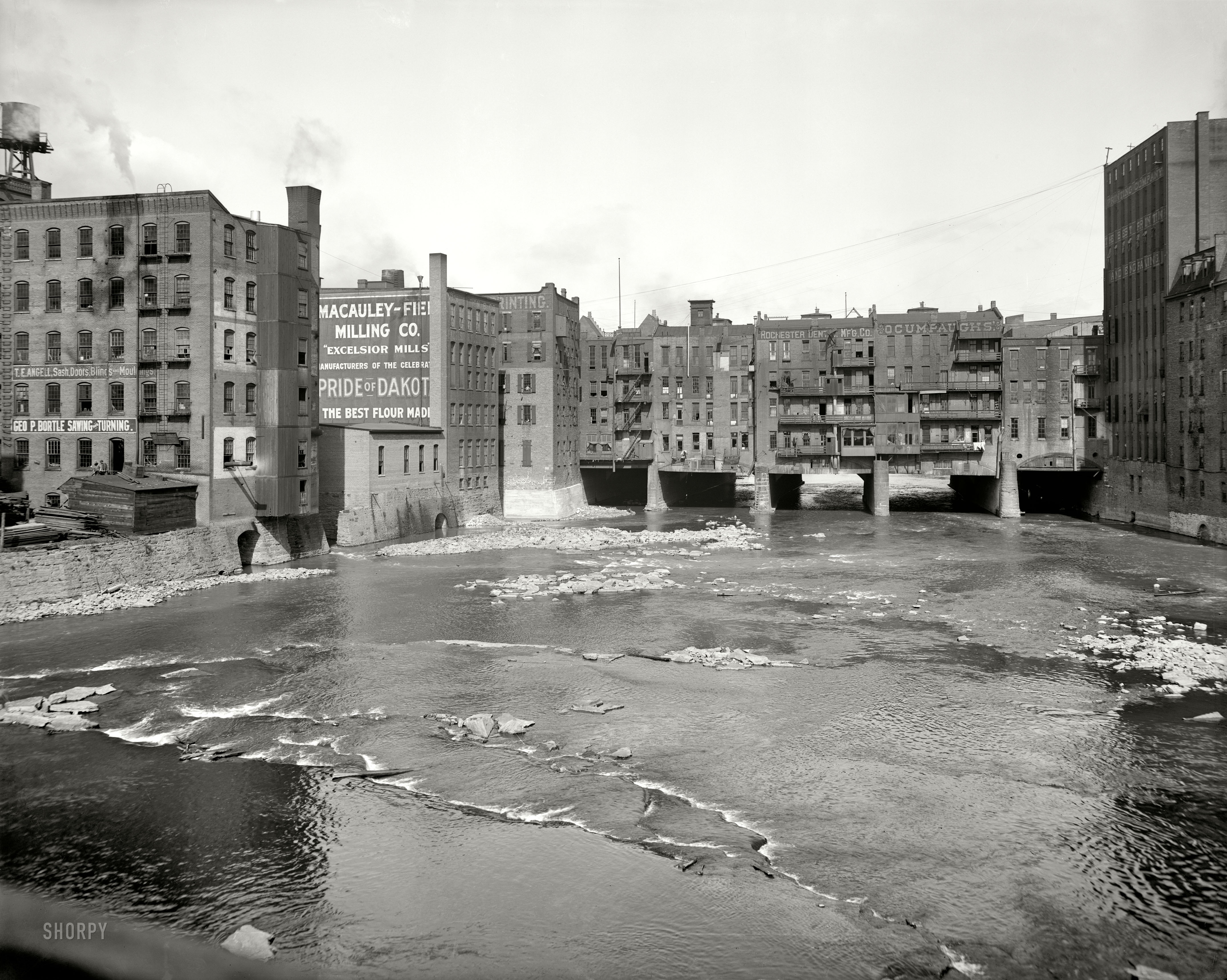 Rochester, New York, circa 1904. "Where Main Street crosses the Genesee." 8x10 inch dry plate glass negative, Detroit Publishing Company. View full size.