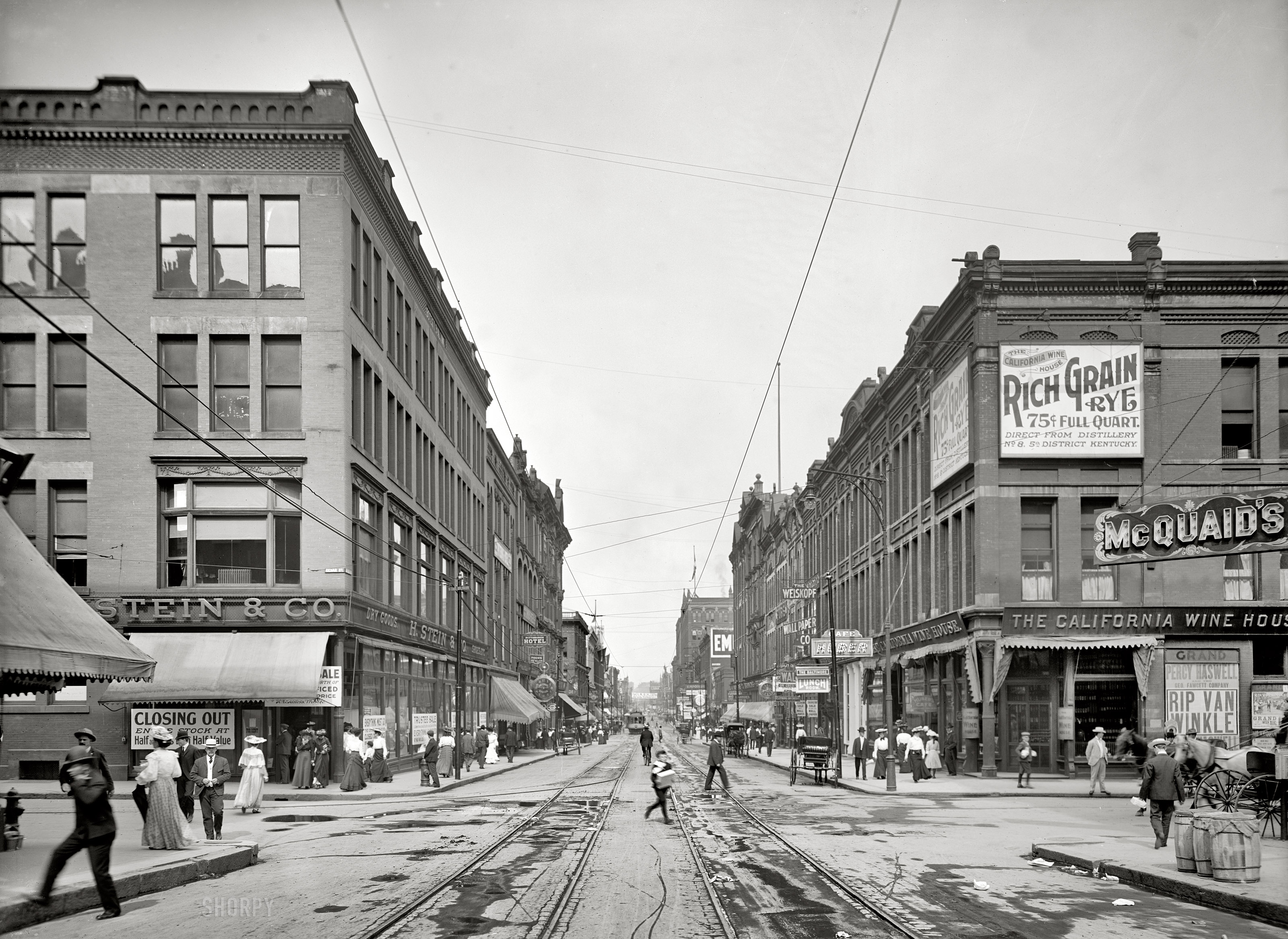 Circa 1905. "Seventh Street at Cedar, St. Paul, Minnesota." 8x10 inch dry plate glass negative, Detroit Publishing Company. View full size.