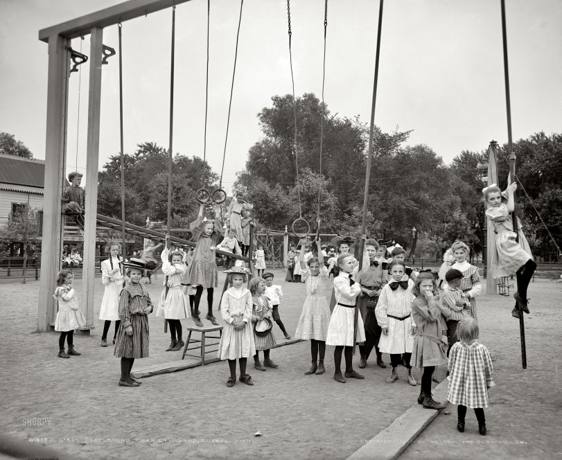 Island Swingers: 1905