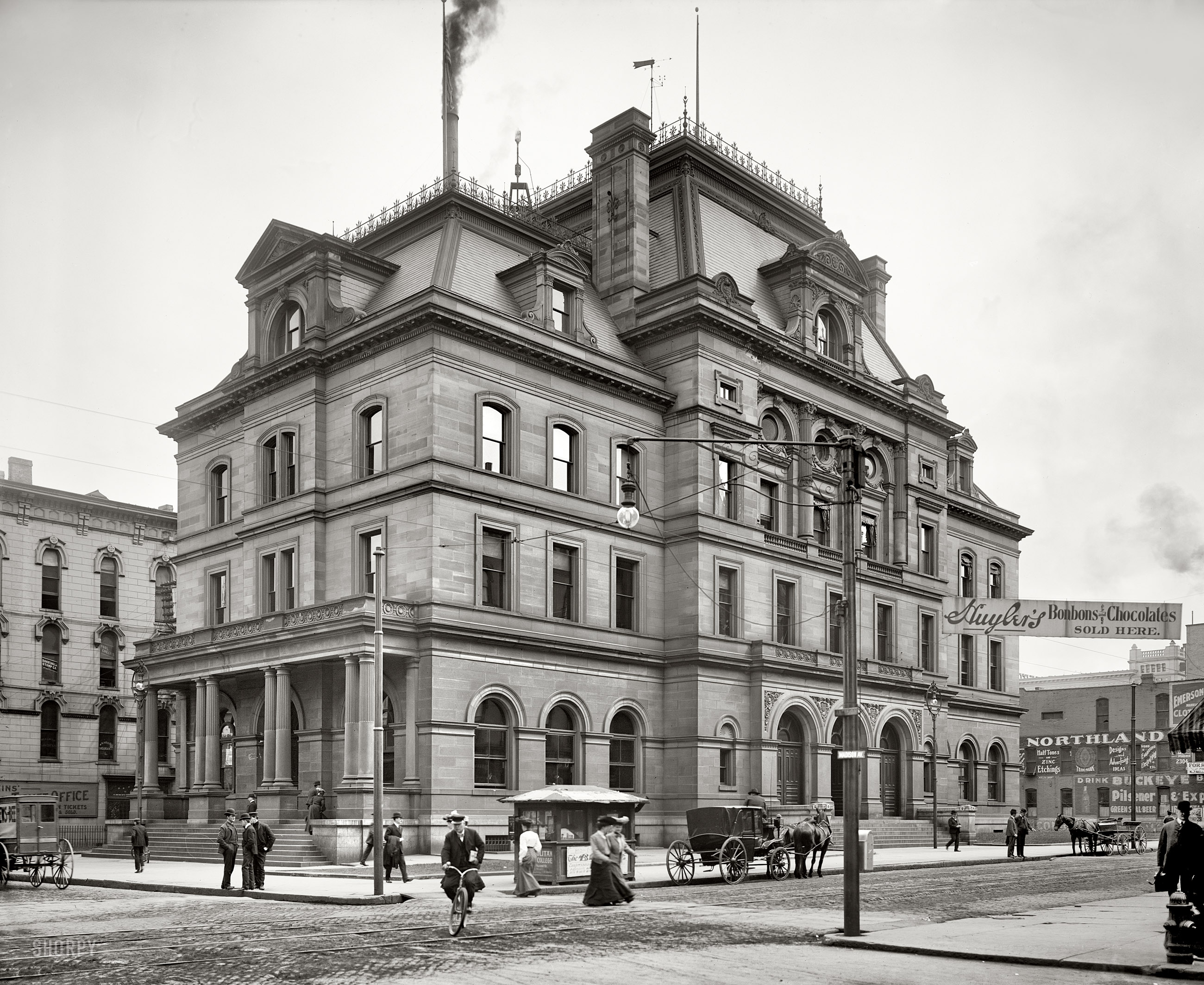 Toledo, Ohio, circa 1905. "Post Office, Madison Avenue." 8x10 inch dry plate glass negative, Detroit Publishing Company. View full size.