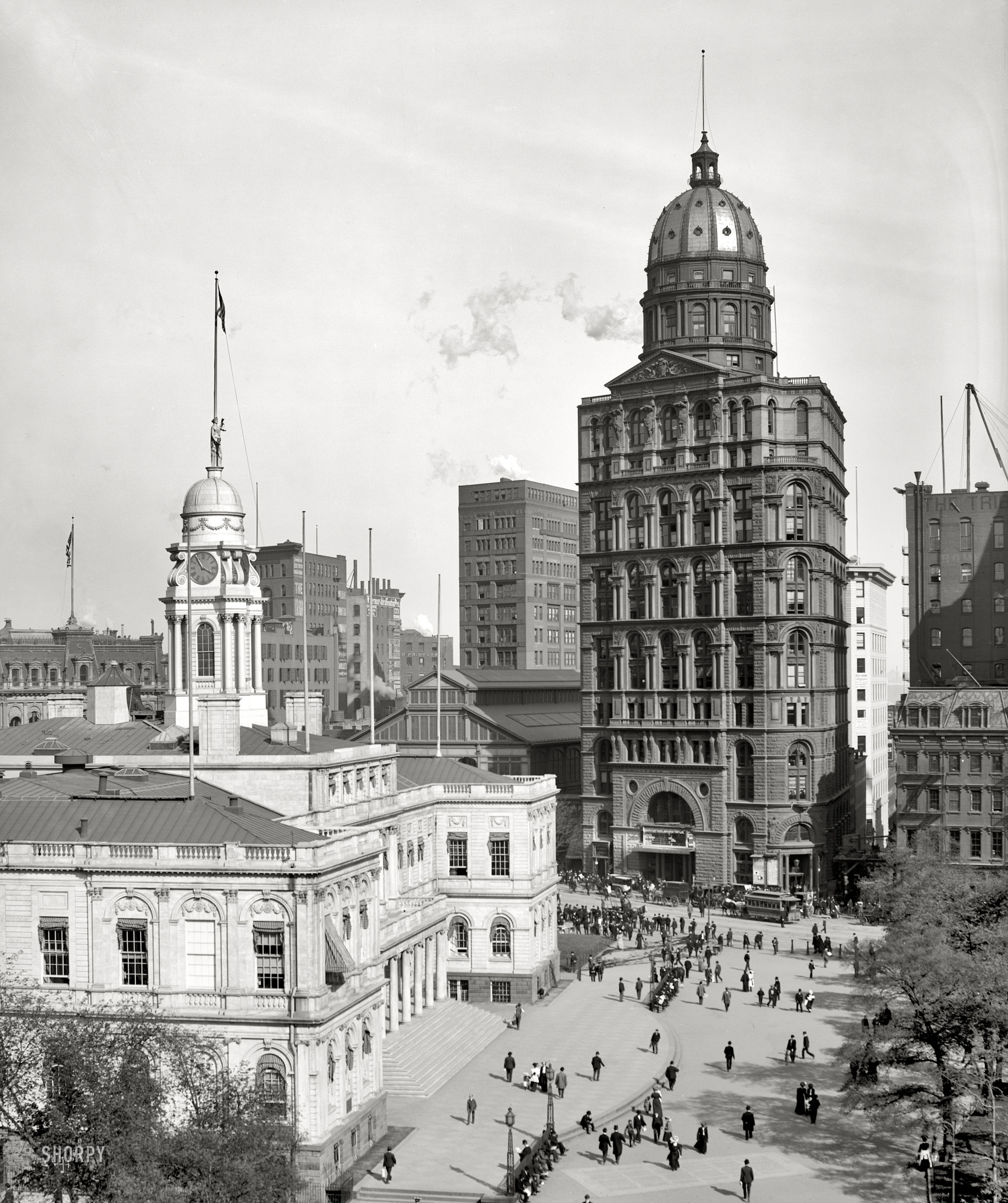 Circa 1905. "City Hall and New York World building." 8x10 inch dry plate glass negative, Detroit Publishing Company. View full size.