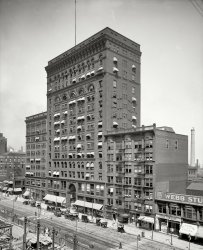Cleveland, Ohio, circa 1908. "New England Building, Euclid Avenue." 8x10 inch dry plate glass negative, Detroit Publishing Company. View full size.