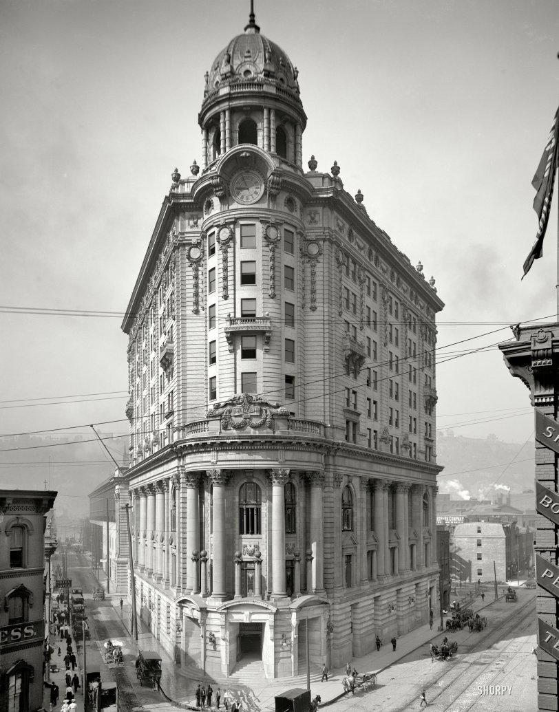 Pittsburgh, Pennsylvania, circa 1905. "Wabash Station." 8x10 inch dry plate glass negative, Detroit Publishing Company. View full size.
