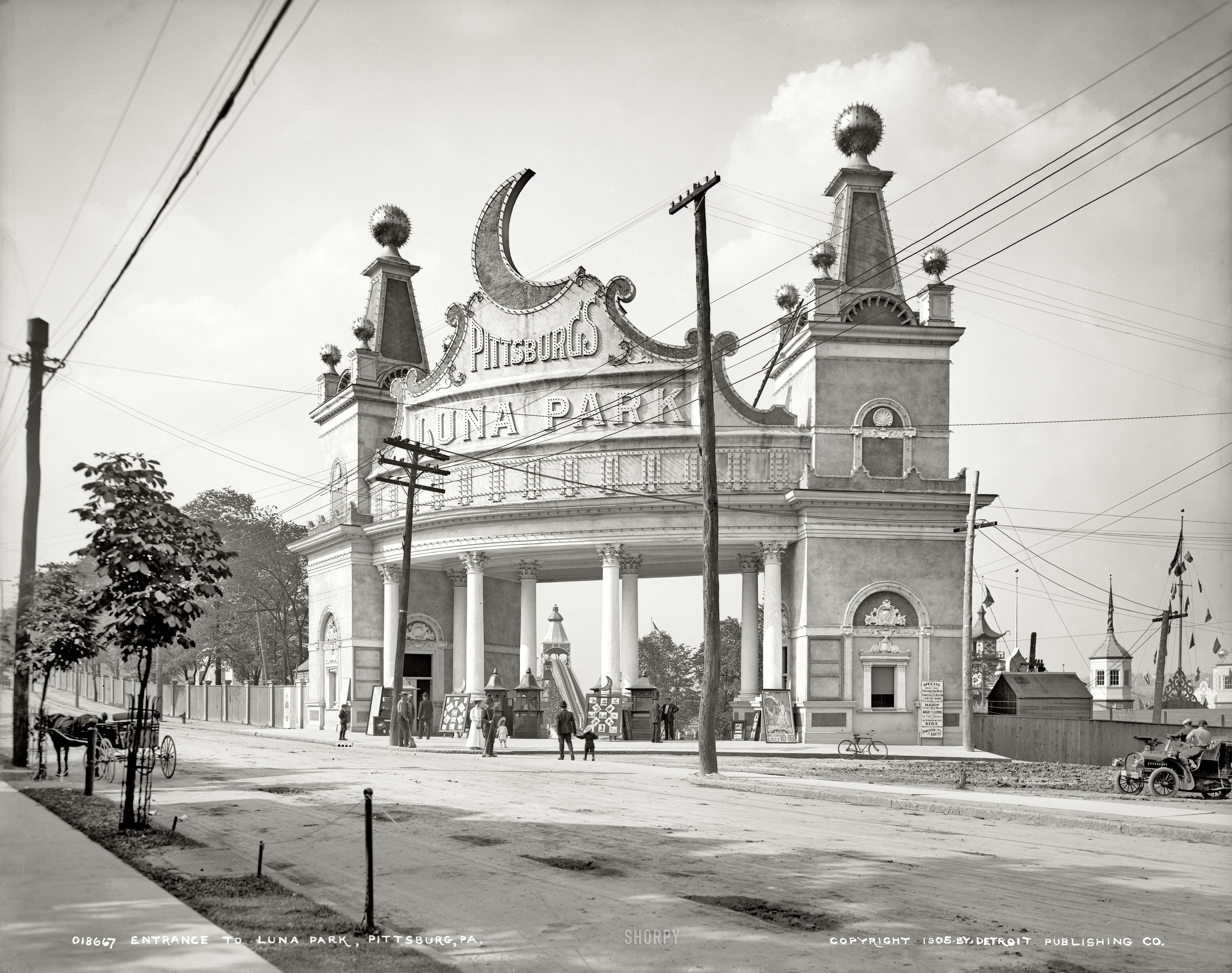 Circa 1905. "Entrance to Luna Park, Pittsburg." This week: "Adgie and Her Lions." 8x10 inch dry plate glass negative, Detroit Publishing Company. View full size.