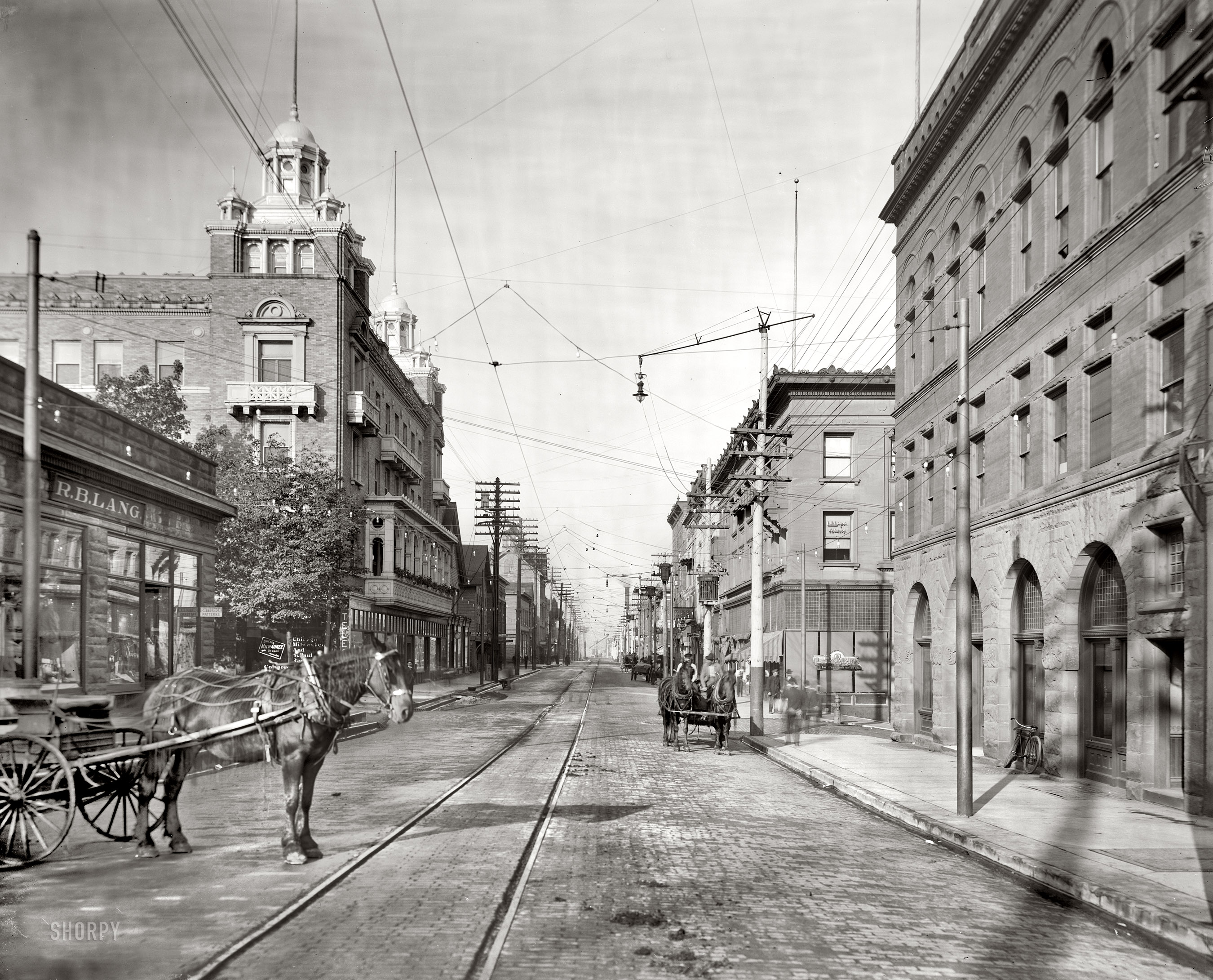 Houghton, Michigan, circa 1906. "Shelden Street." Houghton was nothing if not well wired. 8x10 dry plate glass negative, Detroit Publishing Co. View full size.