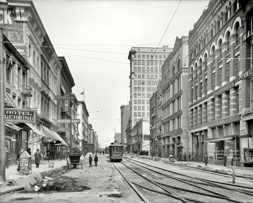 Circa 1906. "Main Street. Memphis, Tennessee." Please pardon our dust. 8x10 inch dry plate glass negative, Detroit Publishing Company. View full size.
