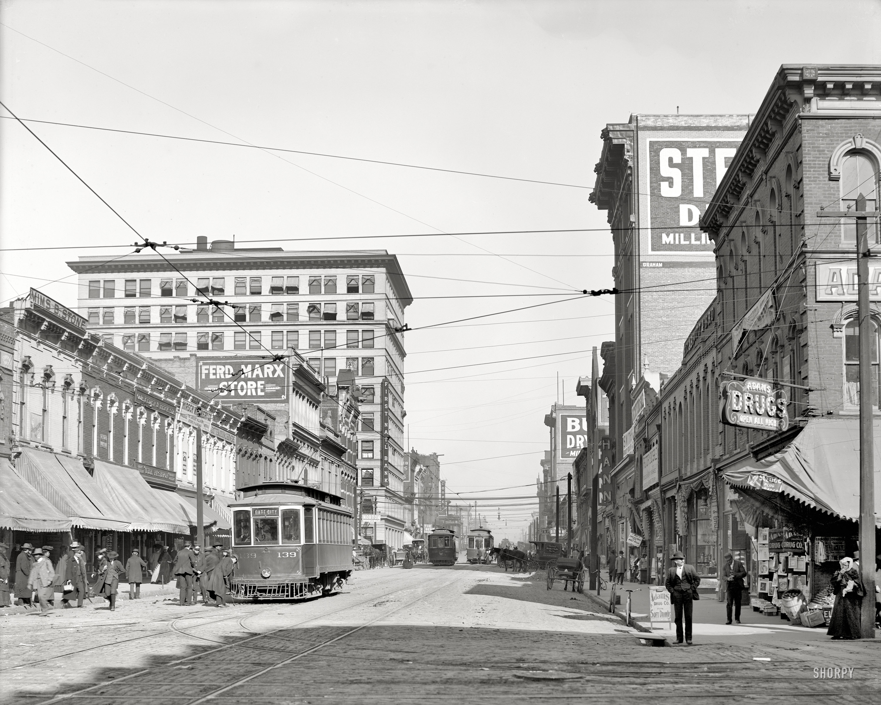 Birmingham, Alabama, circa 1906. "Second Avenue looking east." 8x10 inch dry plate glass negative, Detroit Publishing Company. View full size.